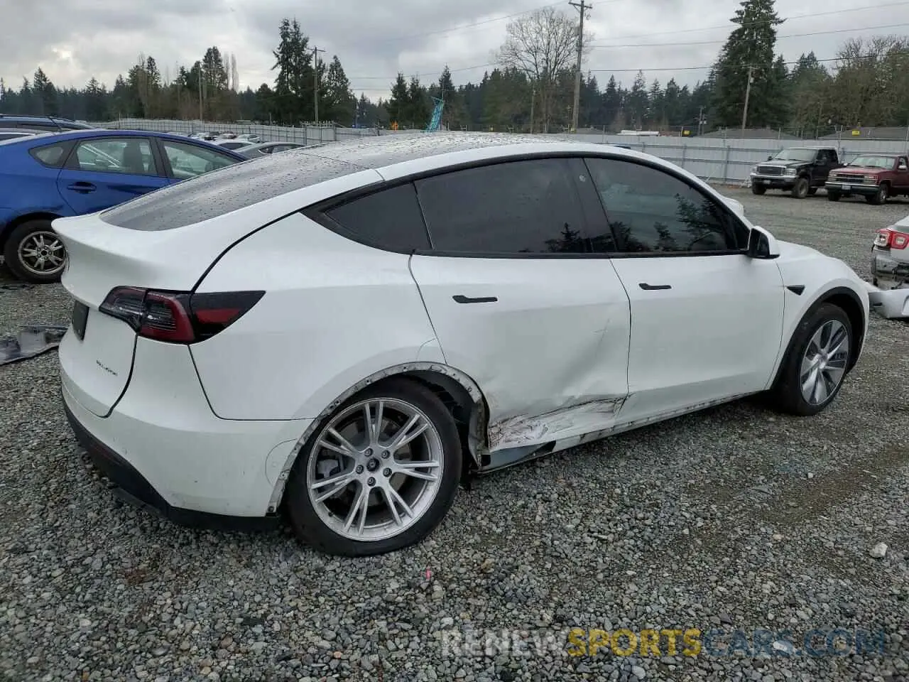 3 fotografías del automóvil dañado 5YJYGDEE9LF015225 TESLA MODEL Y 2020