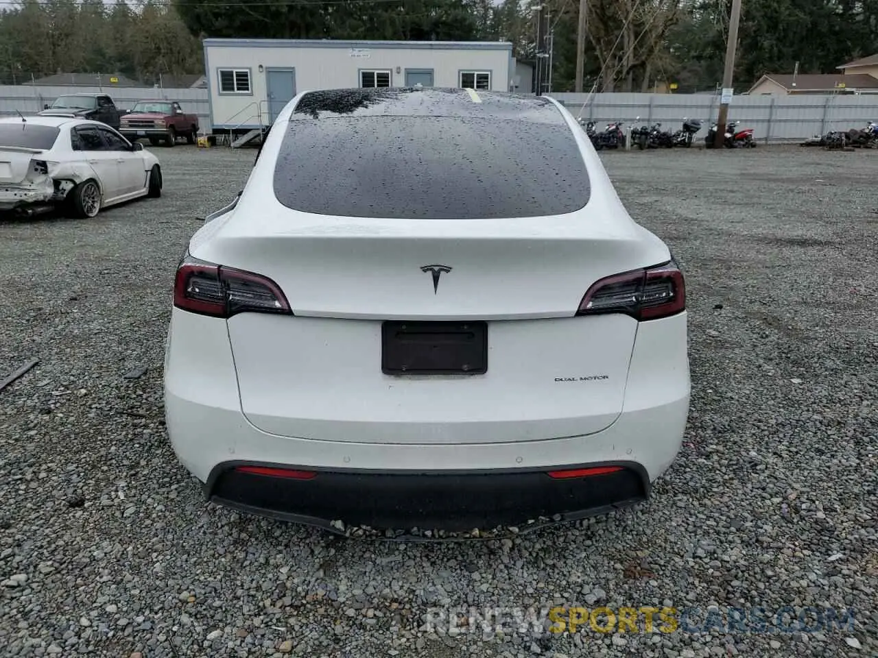 6 fotografías del automóvil dañado 5YJYGDEE9LF015225 TESLA MODEL Y 2020