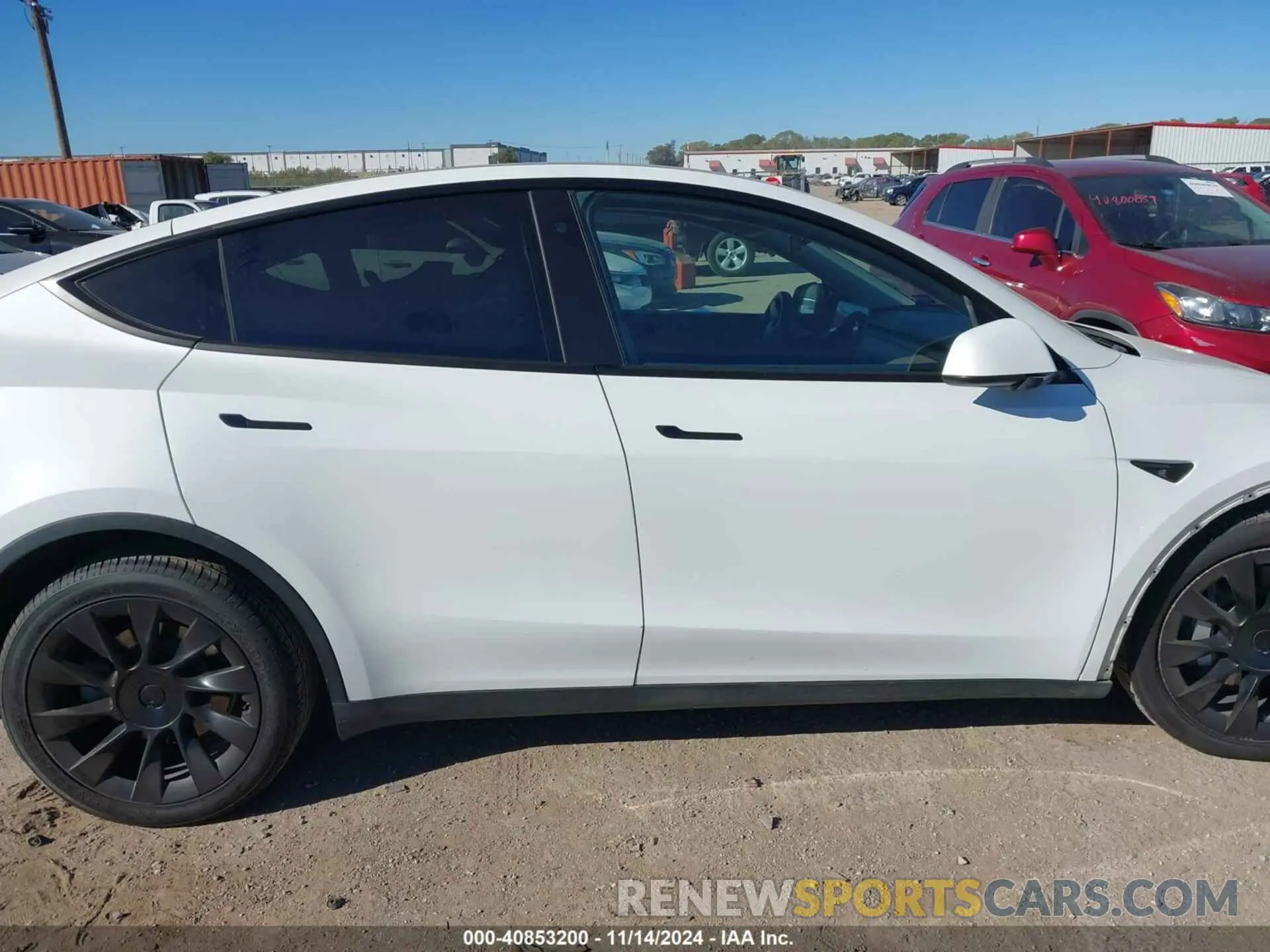 14 fotografías del automóvil dañado 5YJYGDEEXLF027187 TESLA MODEL Y 2020
