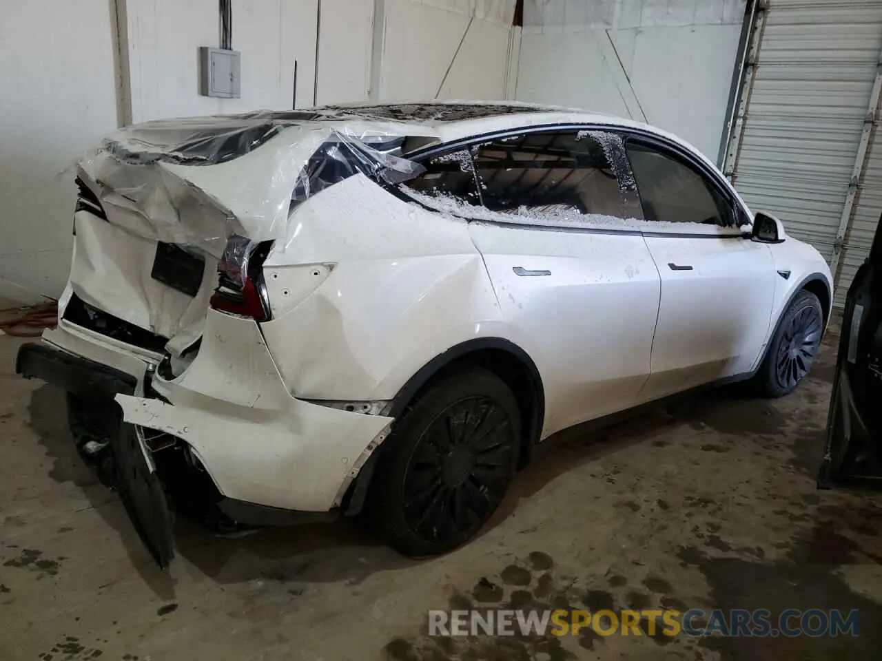 3 fotografías del automóvil dañado 5YJYGDEEXLF027562 TESLA MODEL Y 2020