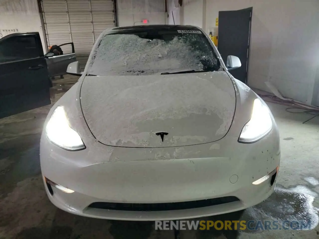 5 fotografías del automóvil dañado 5YJYGDEEXLF027562 TESLA MODEL Y 2020