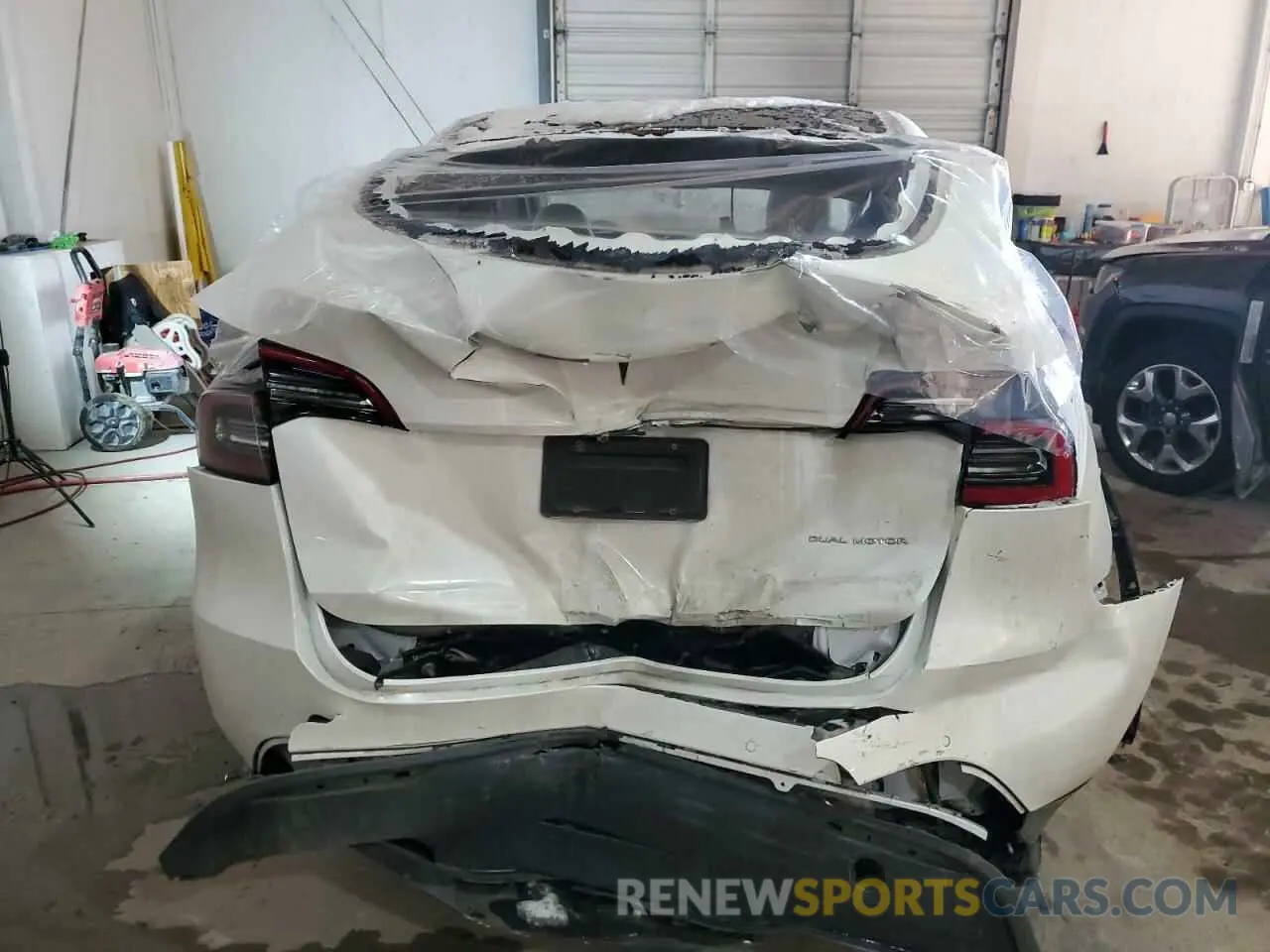 6 fotografías del automóvil dañado 5YJYGDEEXLF027562 TESLA MODEL Y 2020