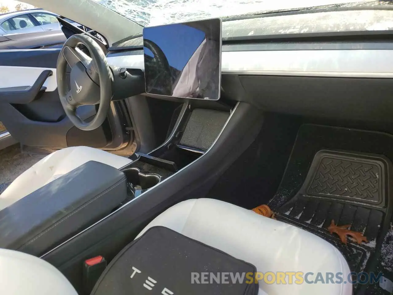 8 fotografías del automóvil dañado 5YJYGDEEXLF030980 TESLA MODEL Y 2020