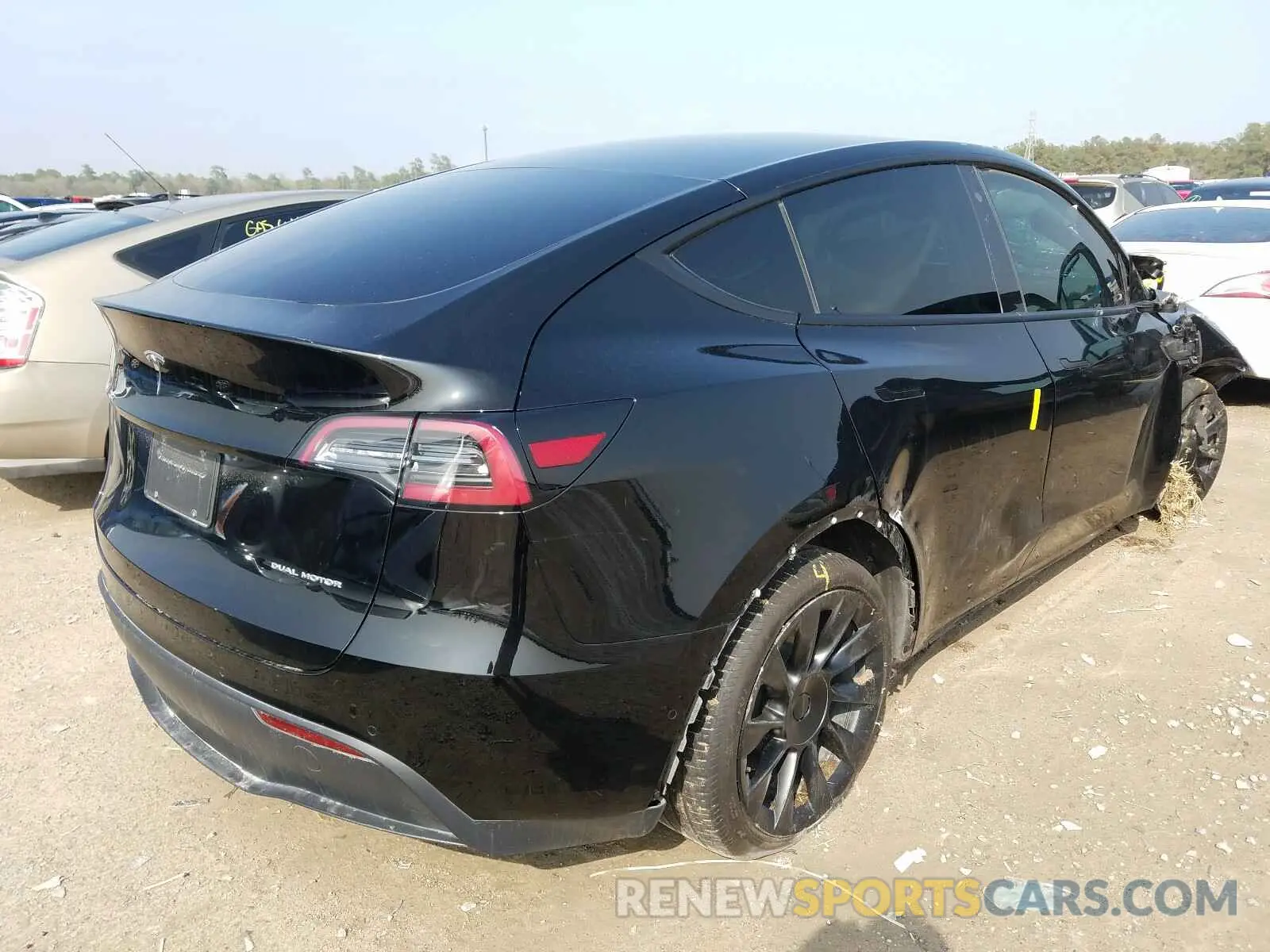 4 fotografías del automóvil dañado 5YJYGDEEXLF033197 TESLA MODEL Y 2020