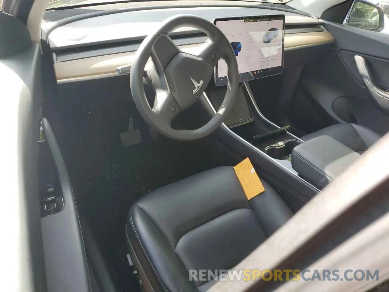 8 fotografías del automóvil dañado 5YJYGDEEXLF043163 TESLA MODEL Y 2020