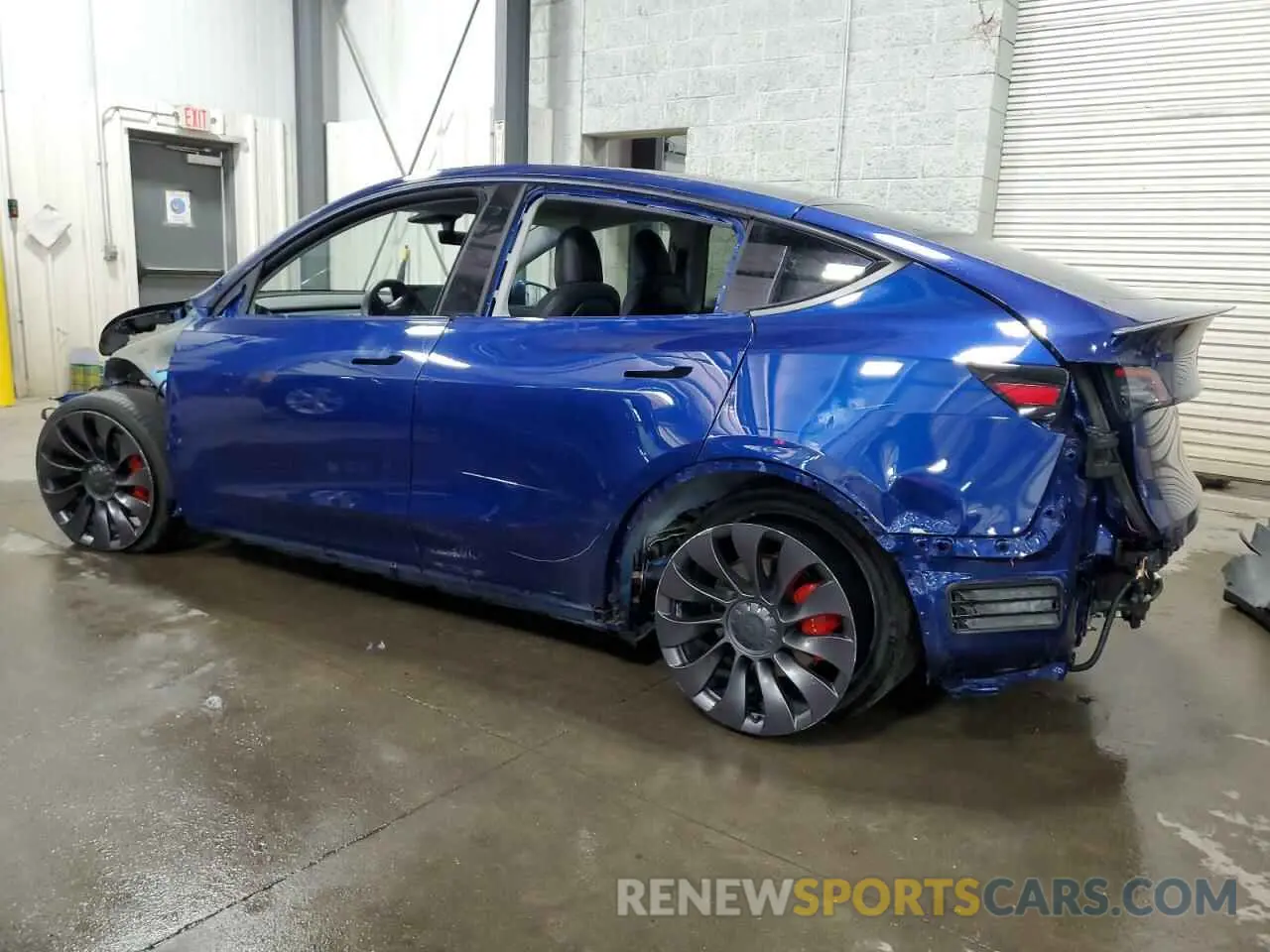 2 fotografías del automóvil dañado 5YJYGDEF1LF035901 TESLA MODEL Y 2020