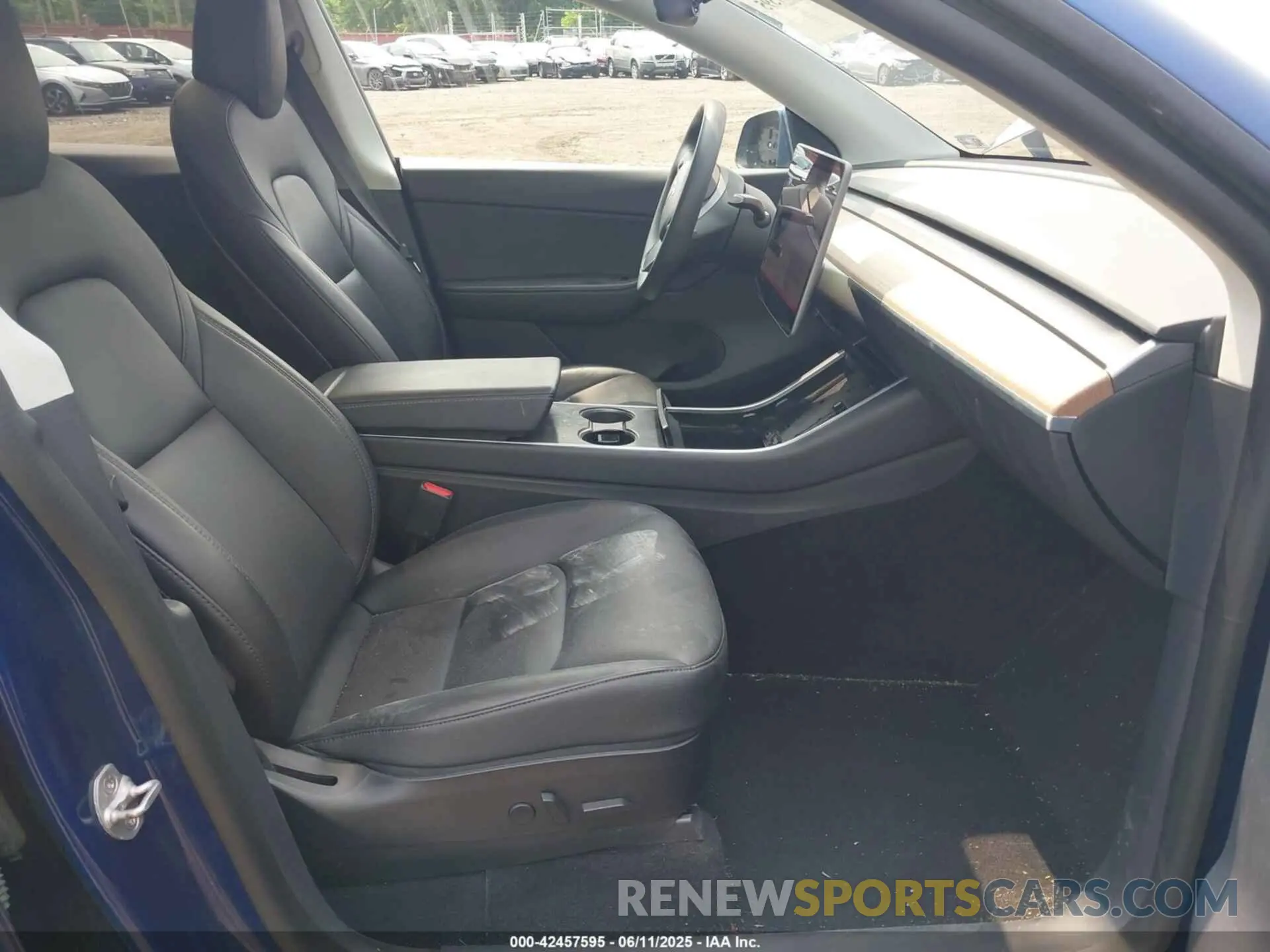 5 fotografías del automóvil dañado 5YJYGDEF3LF005685 TESLA MODEL Y 2020