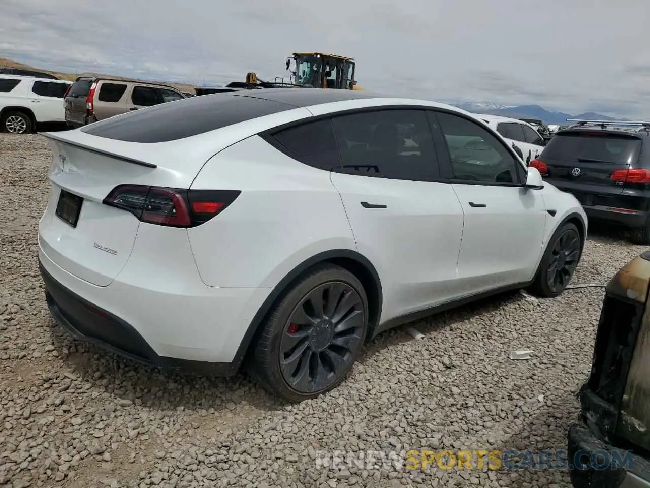 3 fotografías del automóvil dañado 5YJYGDEF3LF028061 TESLA MODEL Y 2020
