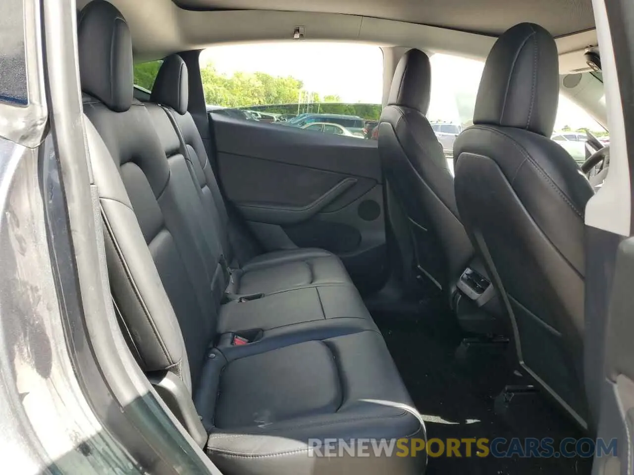 10 fotografías del automóvil dañado 5YJYGDEF4LF011396 TESLA MODEL Y 2020