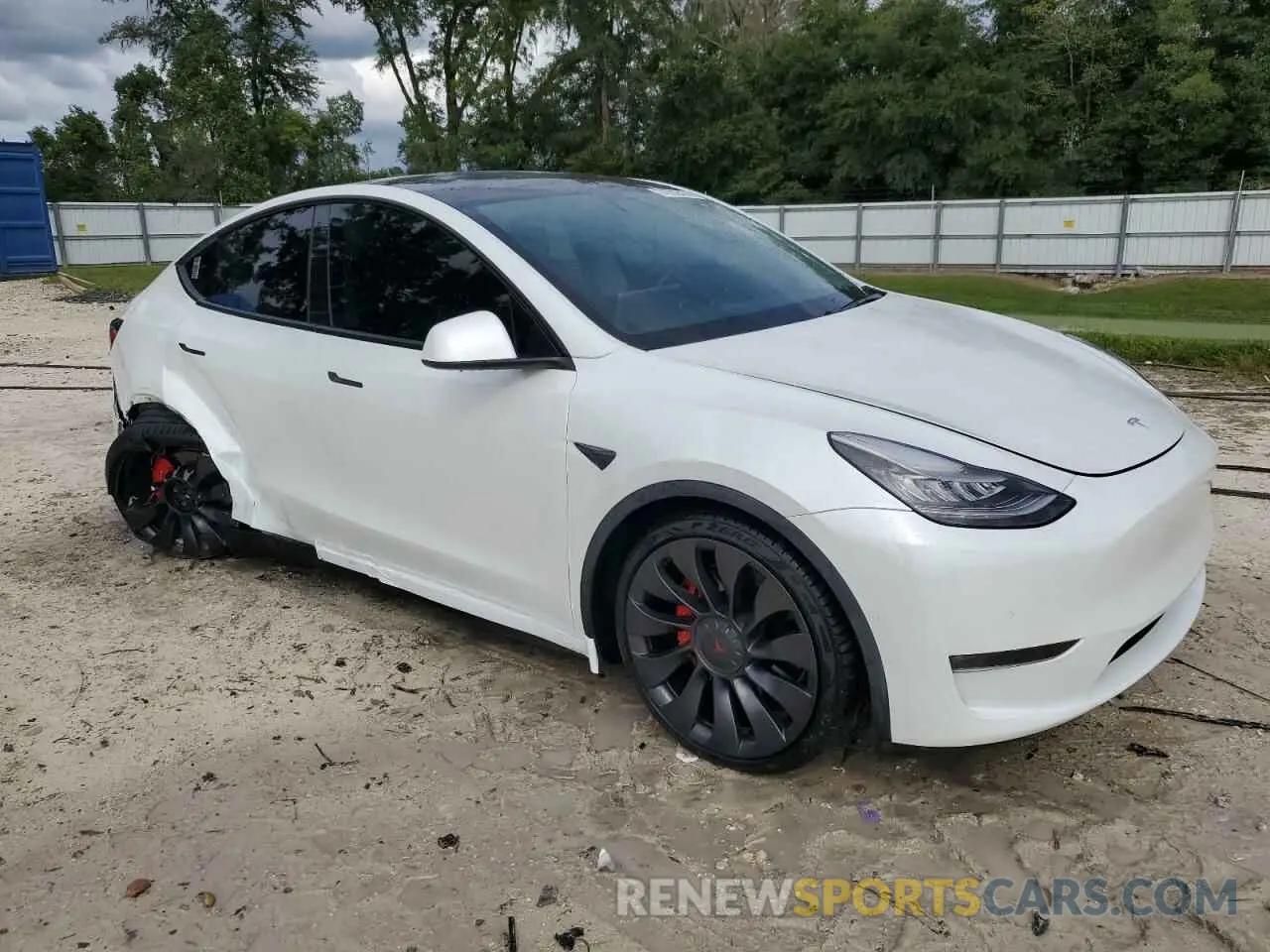 4 fotografías del automóvil dañado 5YJYGDEF5LF046822 TESLA MODEL Y 2020