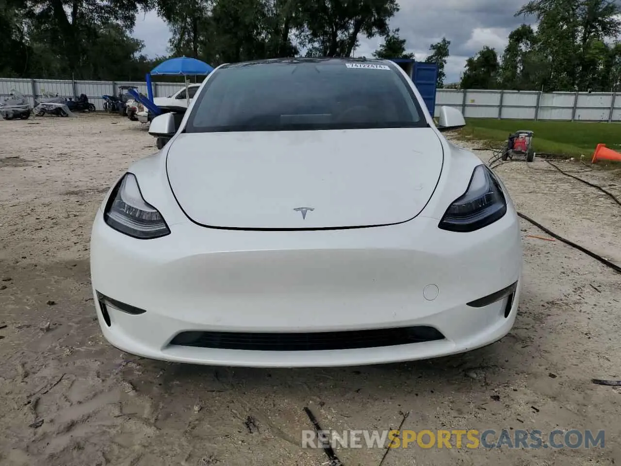 5 fotografías del automóvil dañado 5YJYGDEF5LF046822 TESLA MODEL Y 2020