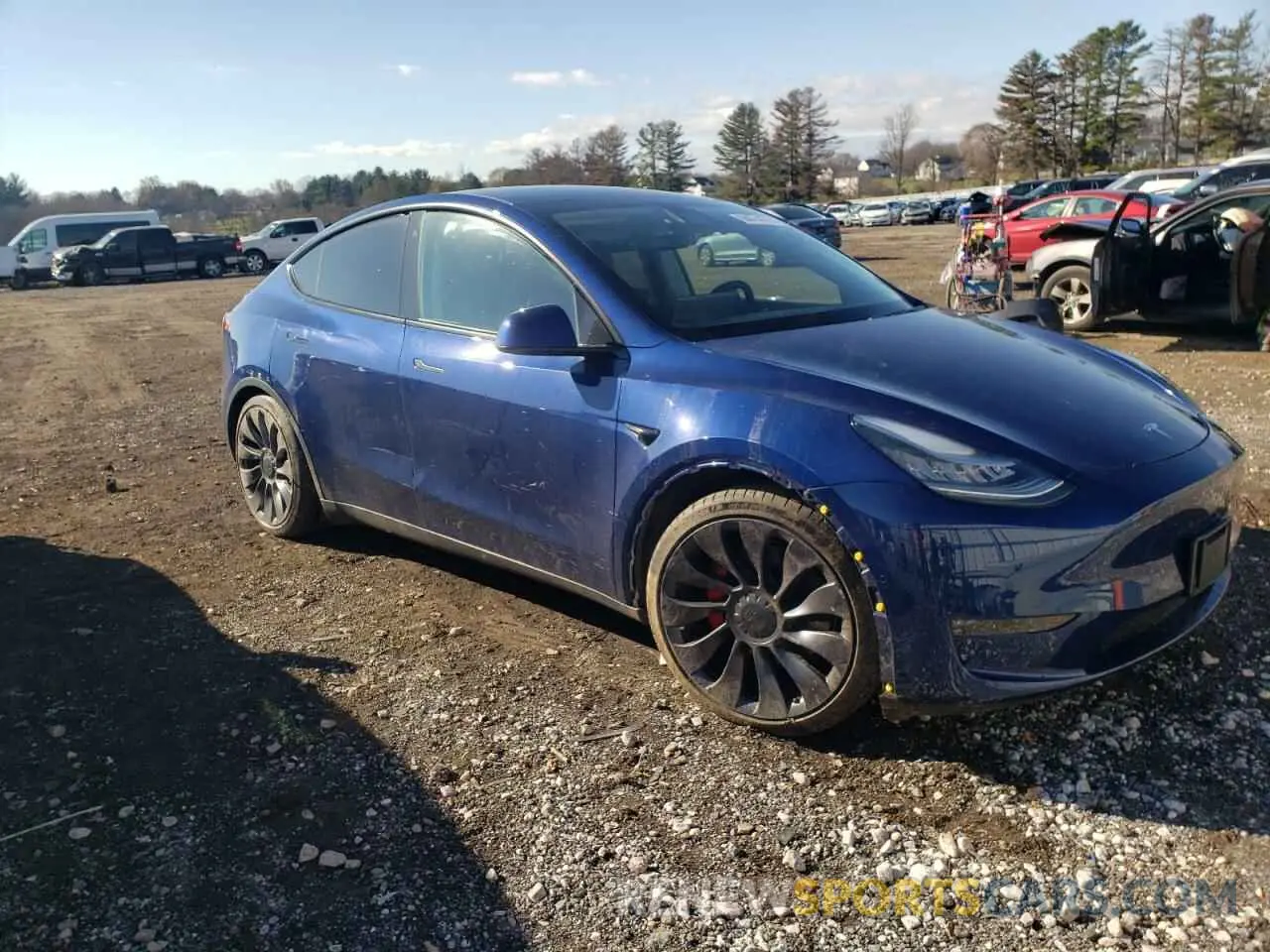 4 fotografías del automóvil dañado 5YJYGDEF8LF001356 TESLA MODEL Y 2020