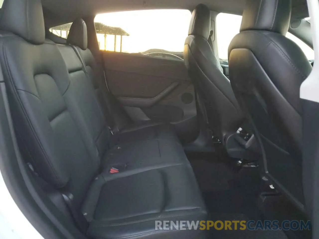 10 fotografías del automóvil dañado 5YJYGDEF9LF013855 TESLA MODEL Y 2020