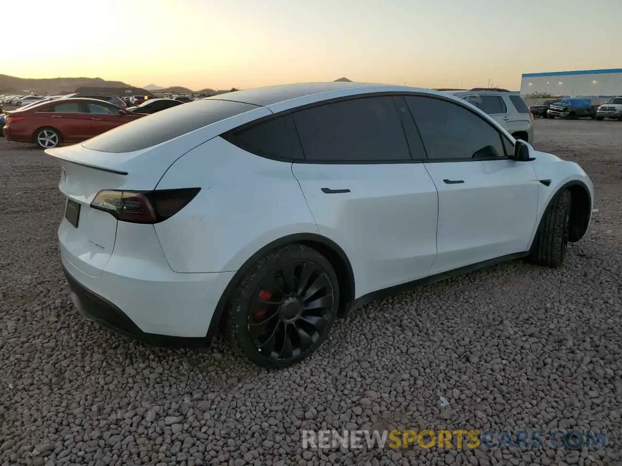 3 fotografías del automóvil dañado 5YJYGDEF9LF013855 TESLA MODEL Y 2020