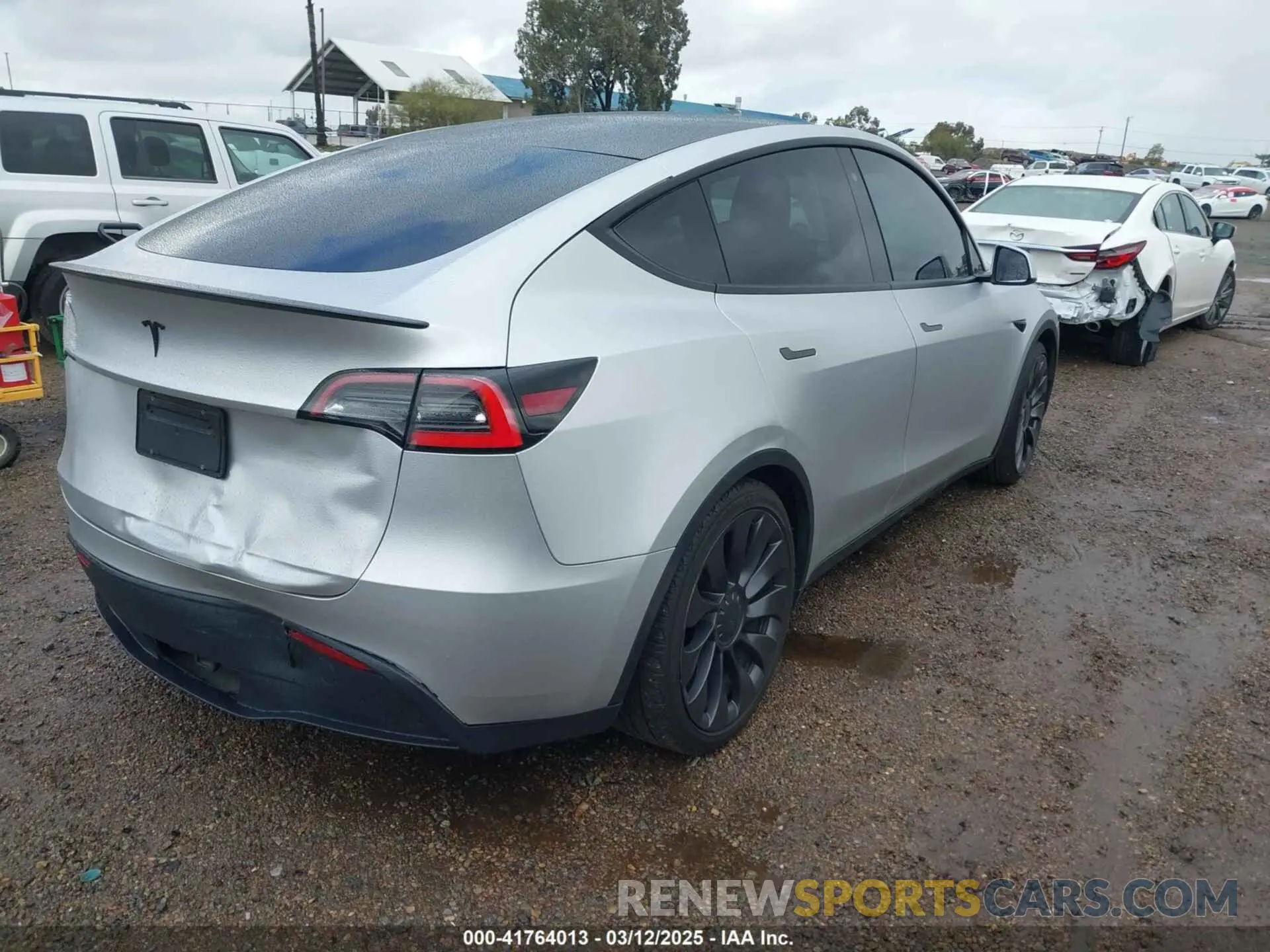 4 fotografías del automóvil dañado 5YJYGDEF9LF038500 TESLA MODEL Y 2020