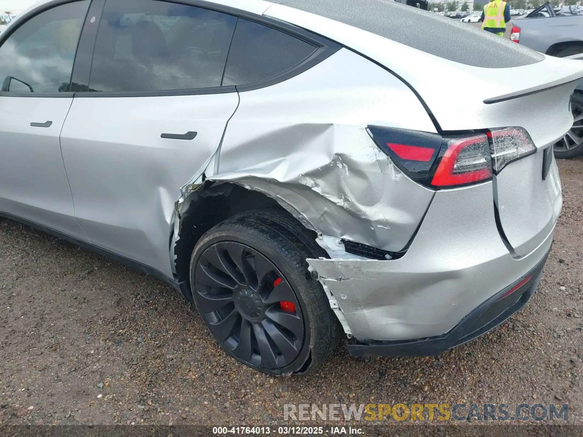 6 fotografías del automóvil dañado 5YJYGDEF9LF038500 TESLA MODEL Y 2020