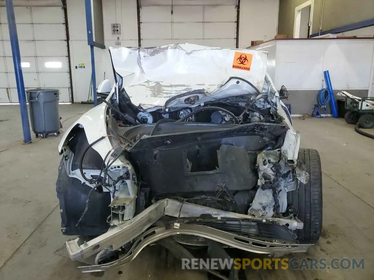 5 fotografías del automóvil dañado 5YJYGDEF9LF049853 TESLA MODEL Y 2020