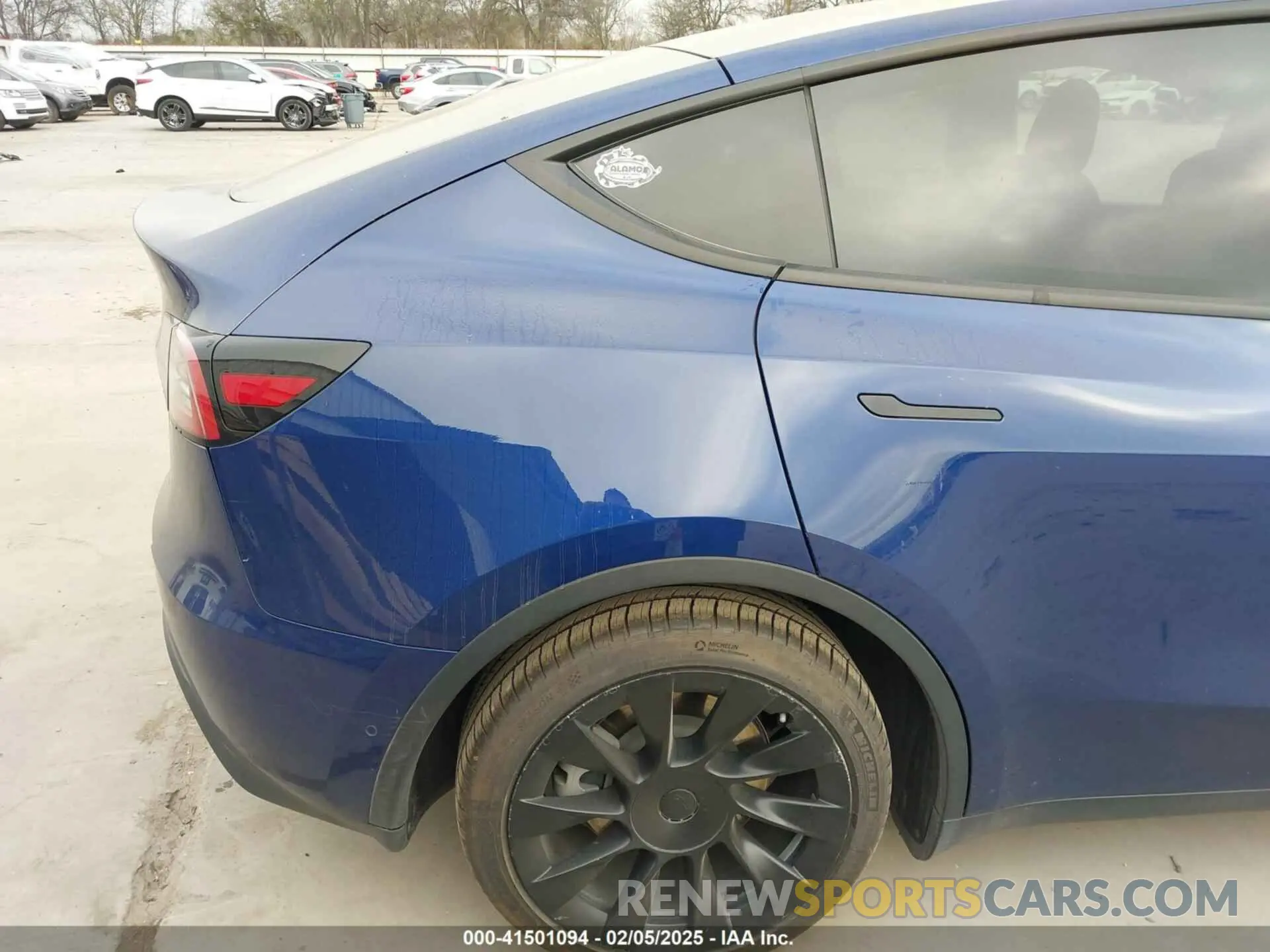 21 fotografías del automóvil dañado 5YJYGAEE0MF185053 TESLA MODEL Y 2021
