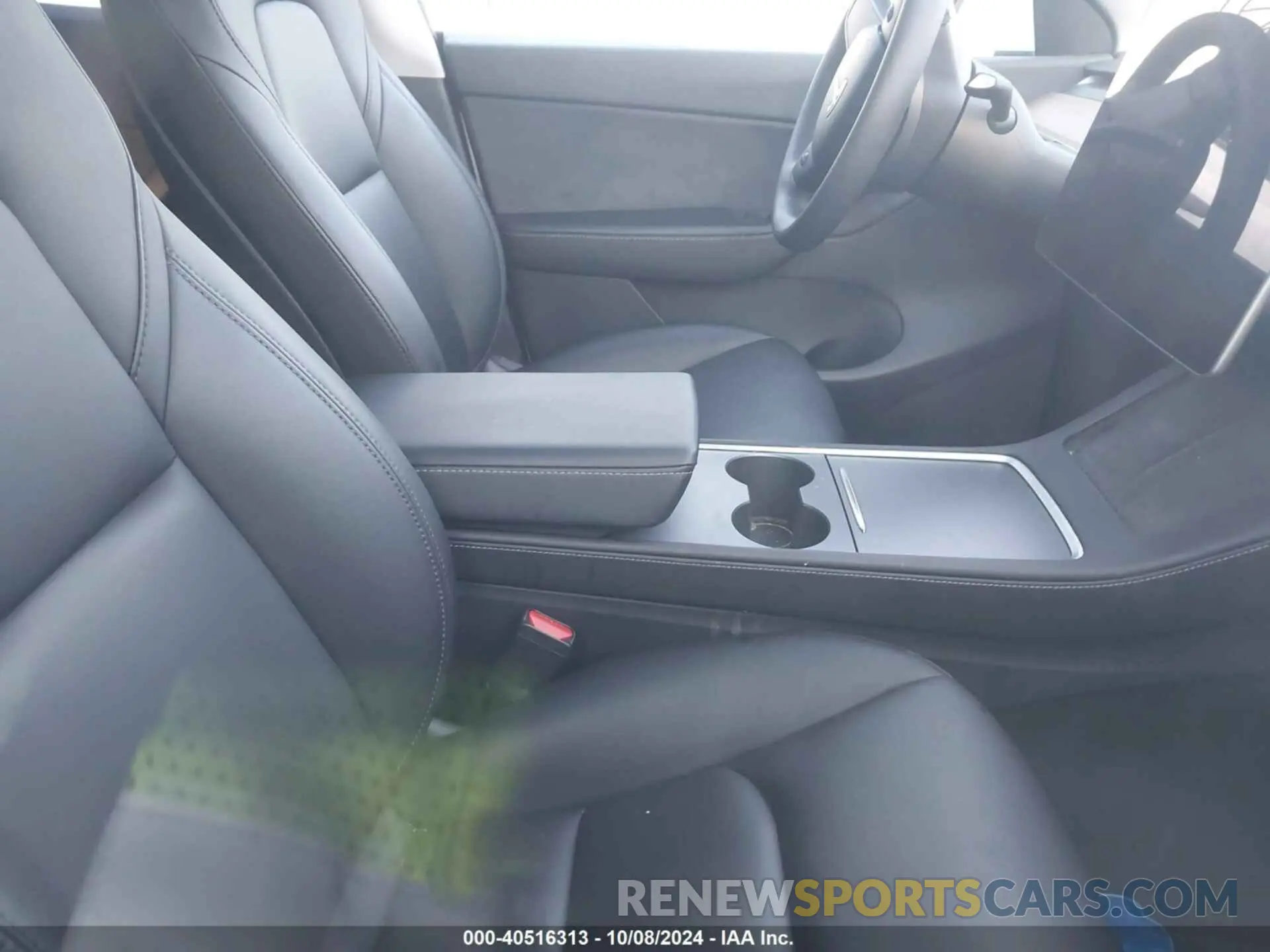 5 fotografías del automóvil dañado 5YJYGAEE0MF188311 TESLA MODEL Y 2021