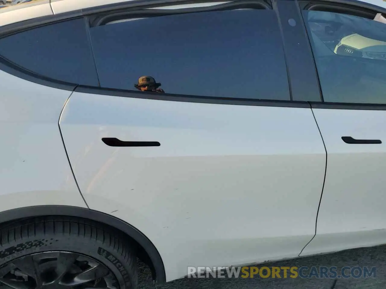 11 fotografías del automóvil dañado 5YJYGAEE0MF196814 TESLA MODEL Y 2021