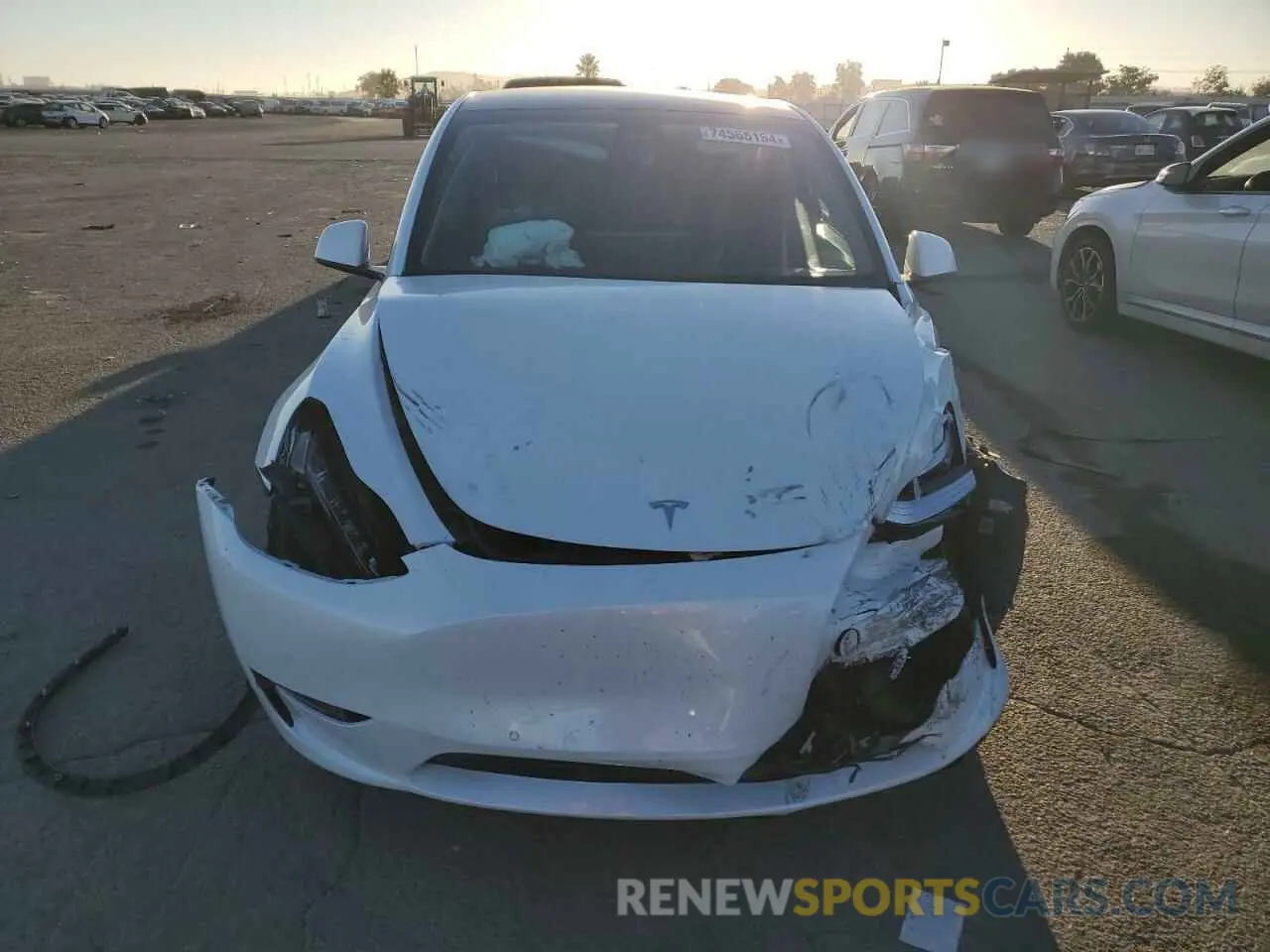 5 fotografías del automóvil dañado 5YJYGAEE0MF196814 TESLA MODEL Y 2021