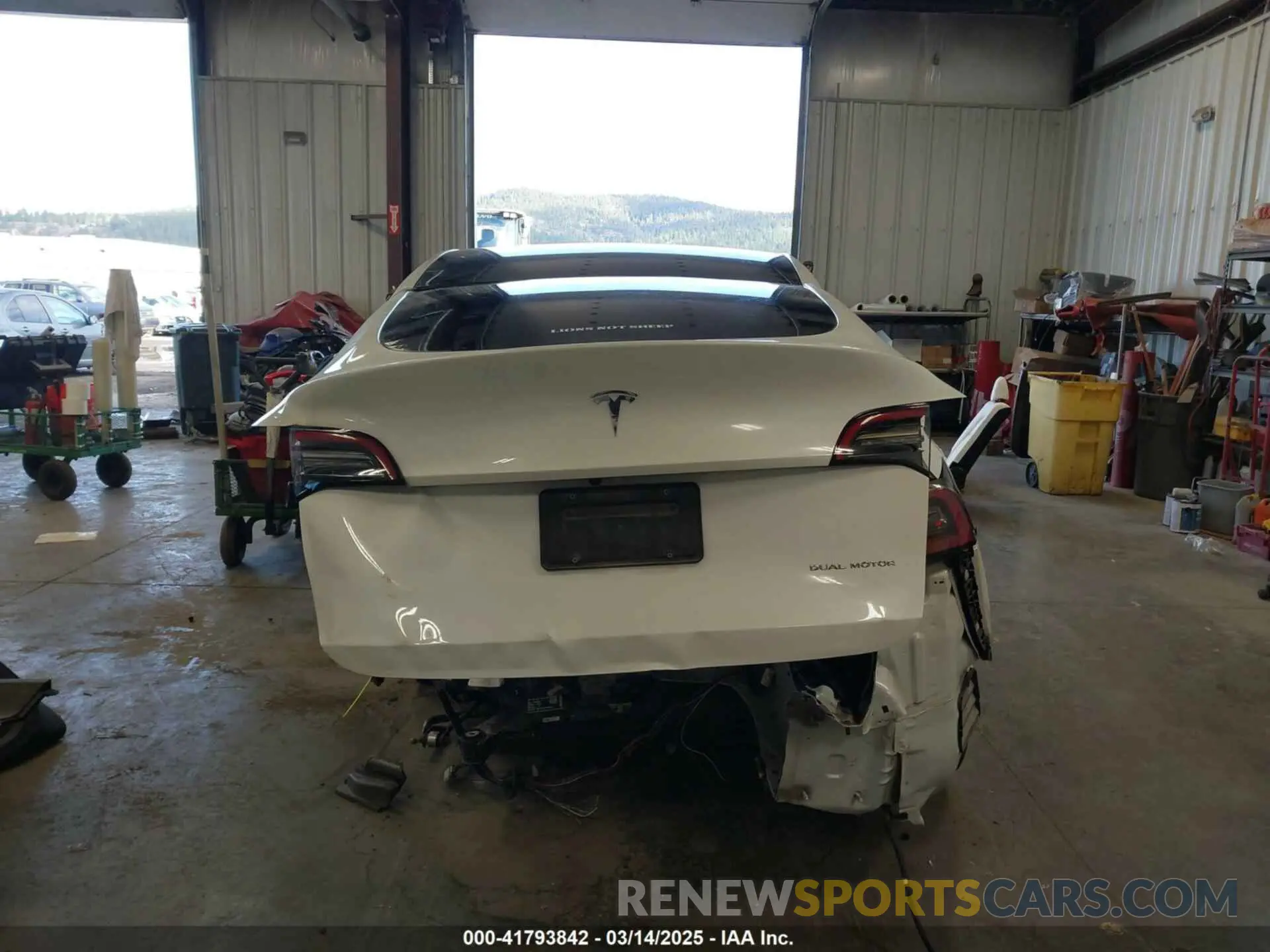 17 fotografías del automóvil dañado 5YJYGAEE1MF216200 TESLA MODEL Y 2021