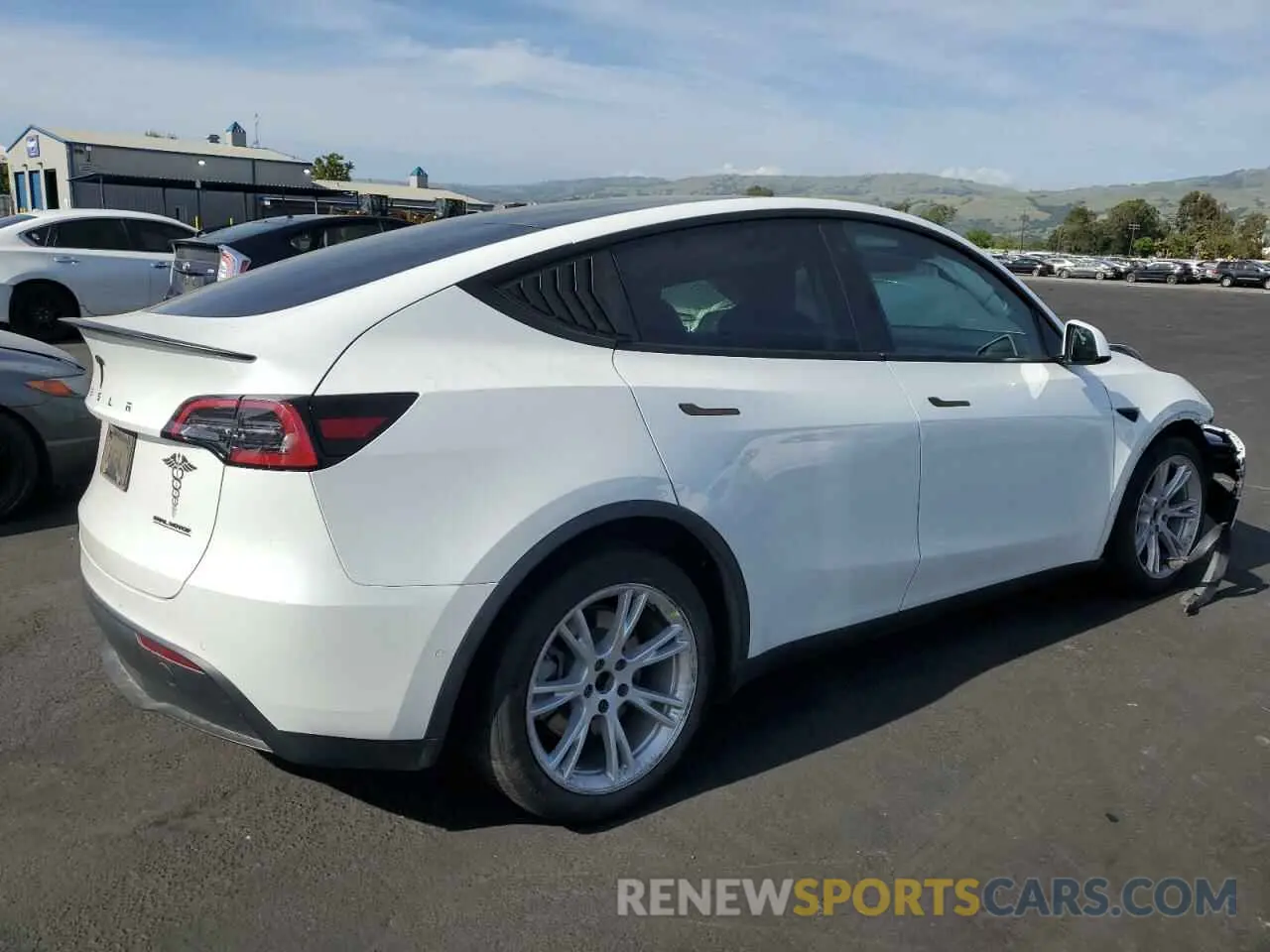 3 fotografías del automóvil dañado 5YJYGAEE1MF305491 TESLA MODEL Y 2021