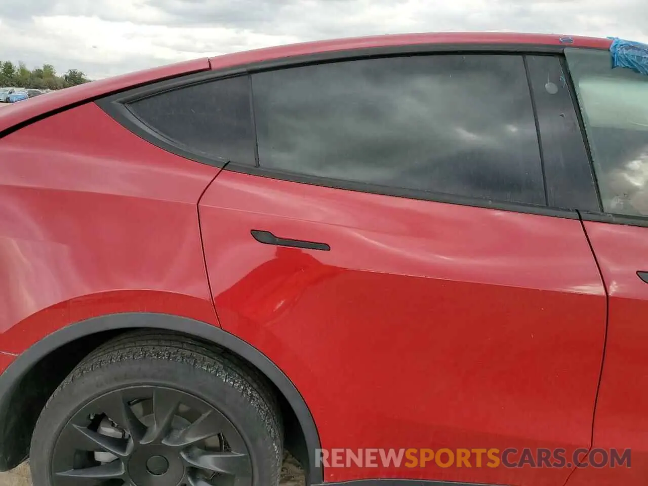 10 fotografías del automóvil dañado 5YJYGAEE2MF286367 TESLA MODEL Y 2021