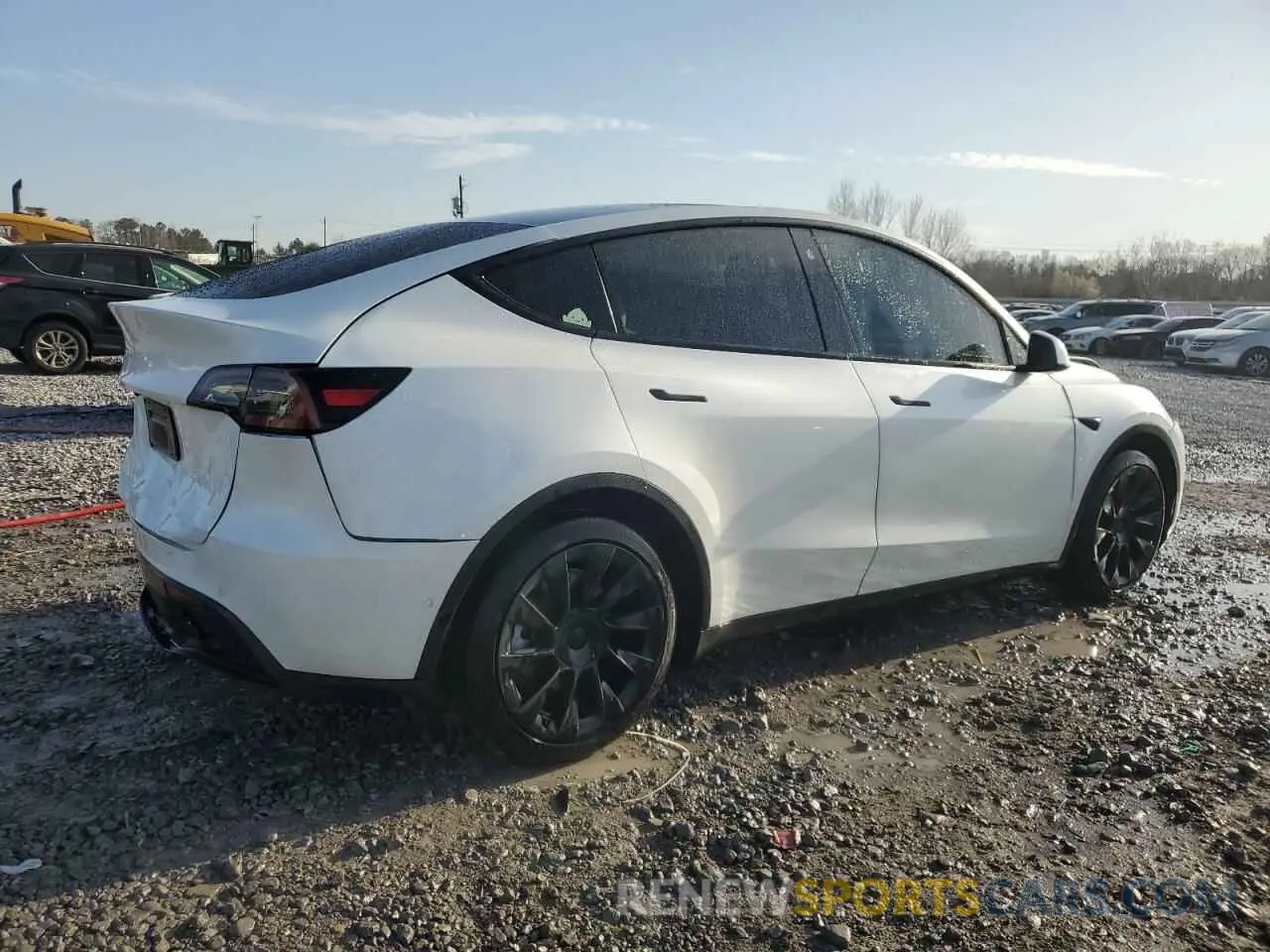 3 fotografías del automóvil dañado 5YJYGAEE2MF301840 TESLA MODEL Y 2021