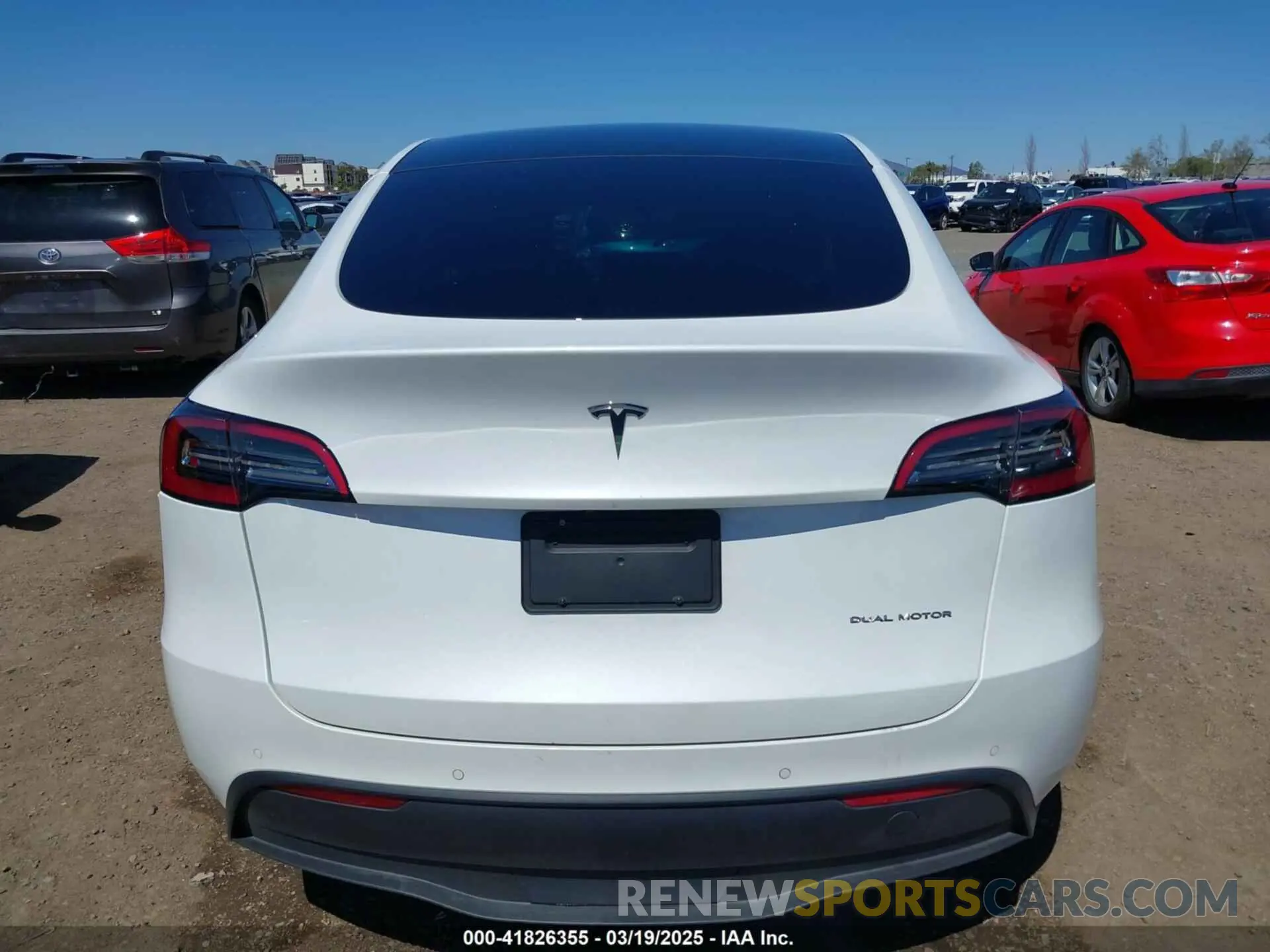 16 fotografías del automóvil dañado 5YJYGAEE3MF172961 TESLA MODEL Y 2021