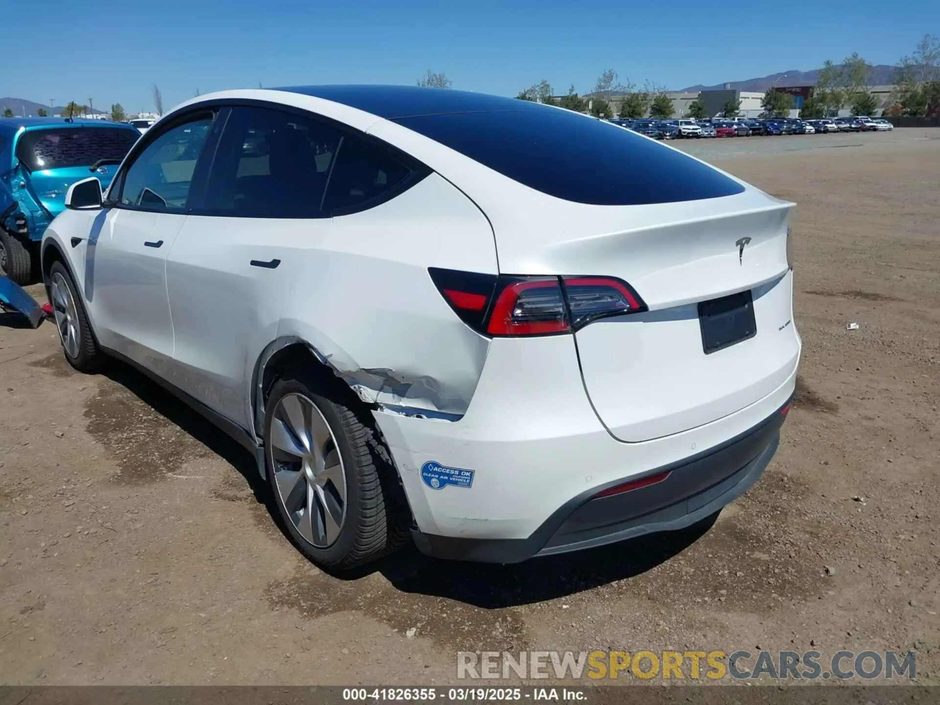 3 fotografías del automóvil dañado 5YJYGAEE3MF172961 TESLA MODEL Y 2021