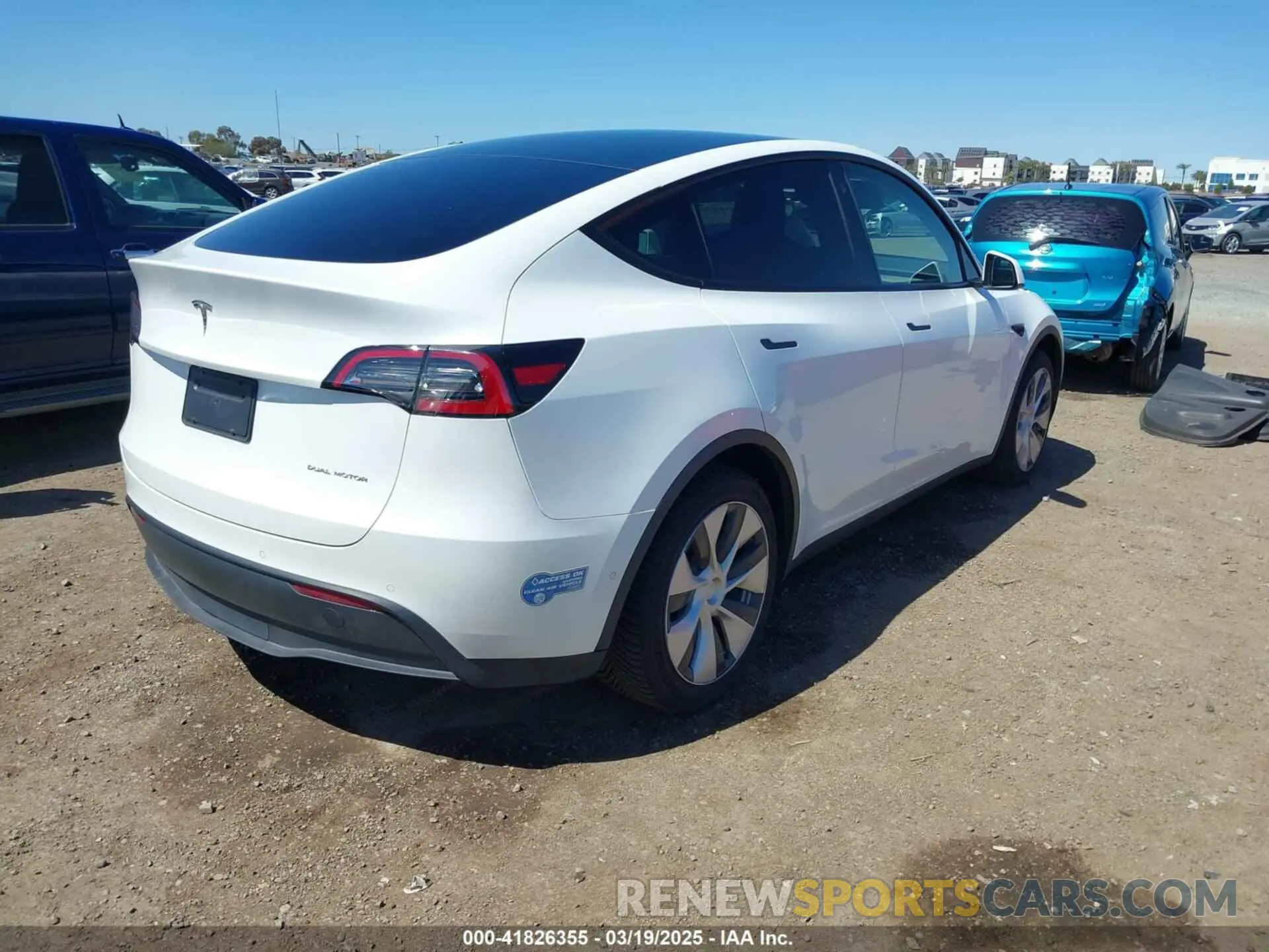 4 fotografías del automóvil dañado 5YJYGAEE3MF172961 TESLA MODEL Y 2021