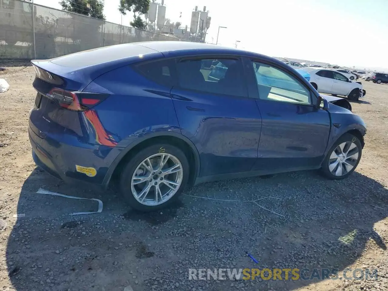 3 fotografías del automóvil dañado 5YJYGAEE3MF231751 TESLA MODEL Y 2021