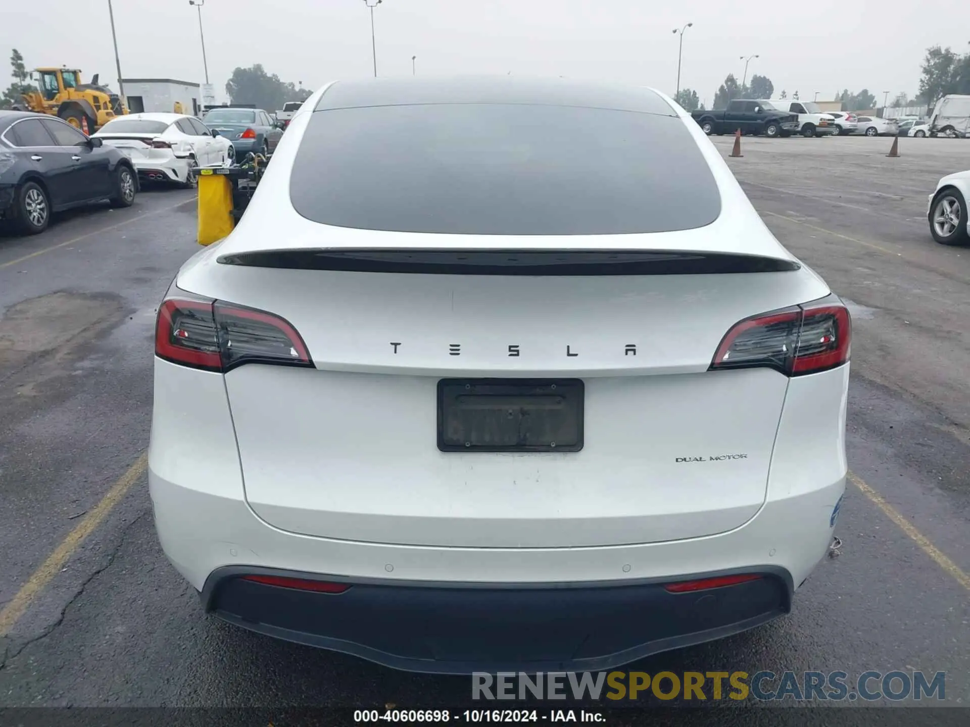 16 fotografías del automóvil dañado 5YJYGAEE3MF275670 TESLA MODEL Y 2021