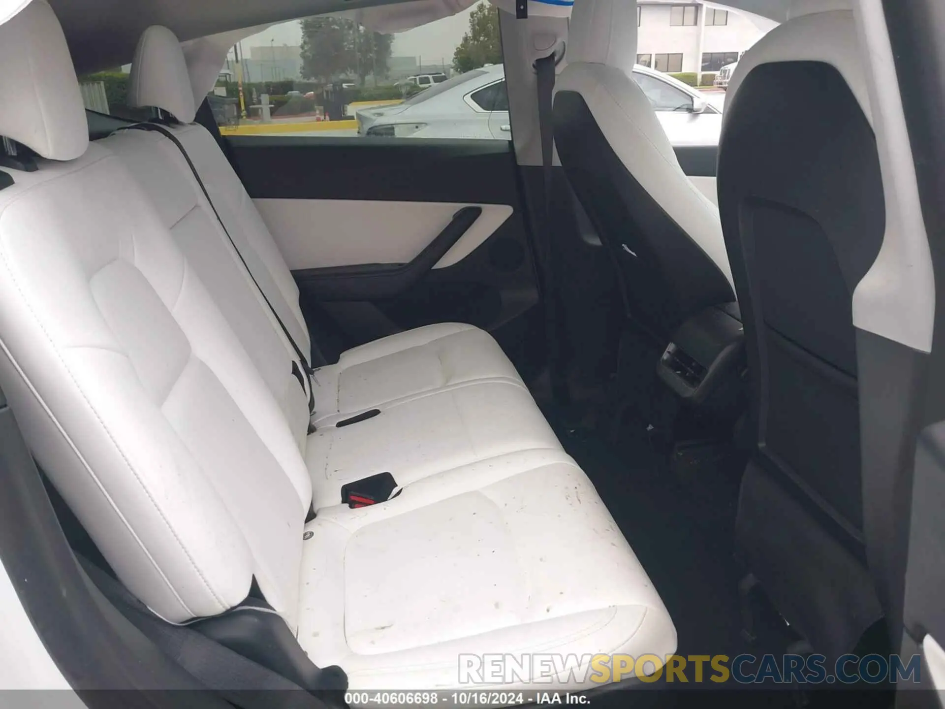 8 fotografías del automóvil dañado 5YJYGAEE3MF275670 TESLA MODEL Y 2021