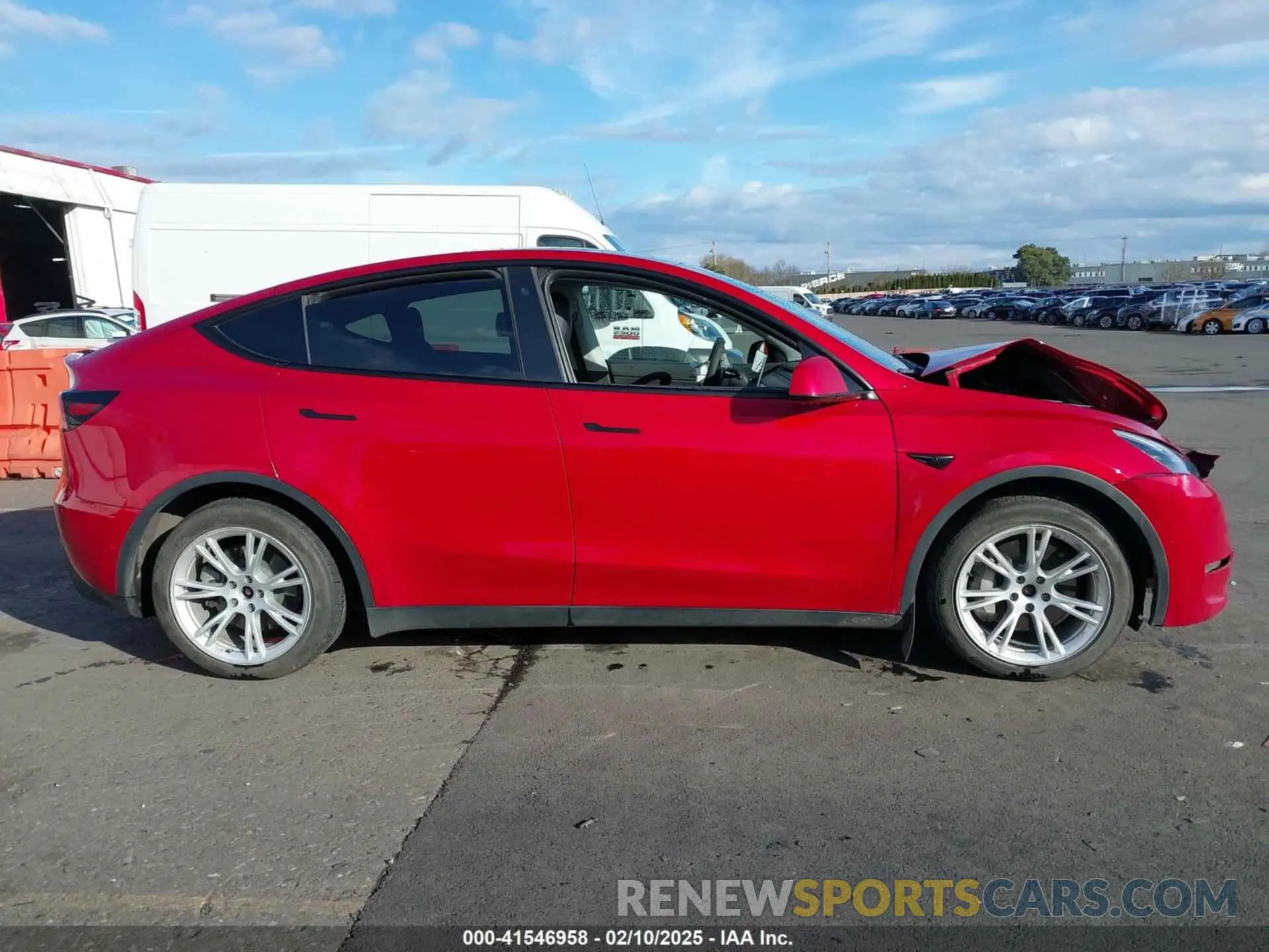 12 fotografías del automóvil dañado 5YJYGAEE4MF131335 TESLA MODEL Y 2021