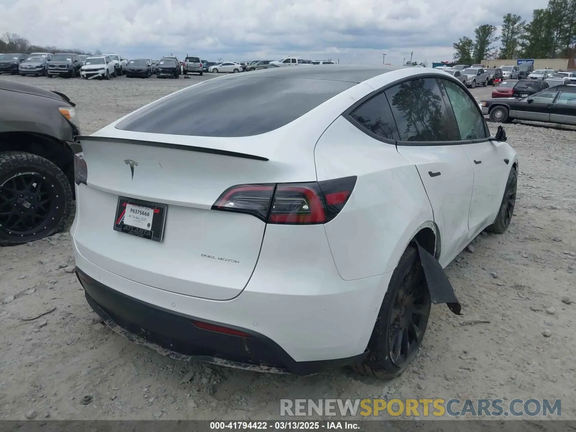 4 fotografías del automóvil dañado 5YJYGAEE4MF225134 TESLA MODEL Y 2021