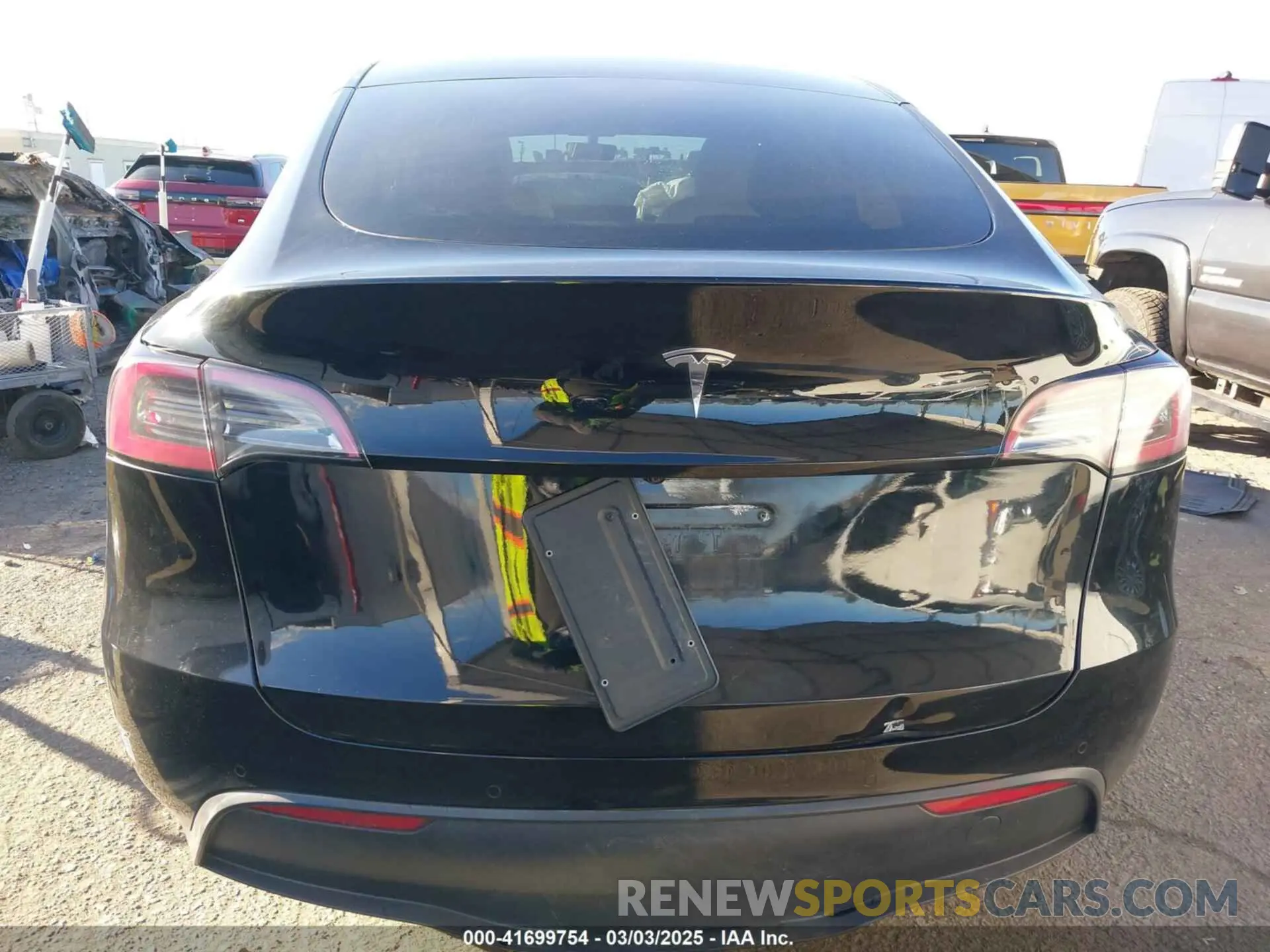 16 fotografías del automóvil dañado 5YJYGAEE5MF158253 TESLA MODEL Y 2021