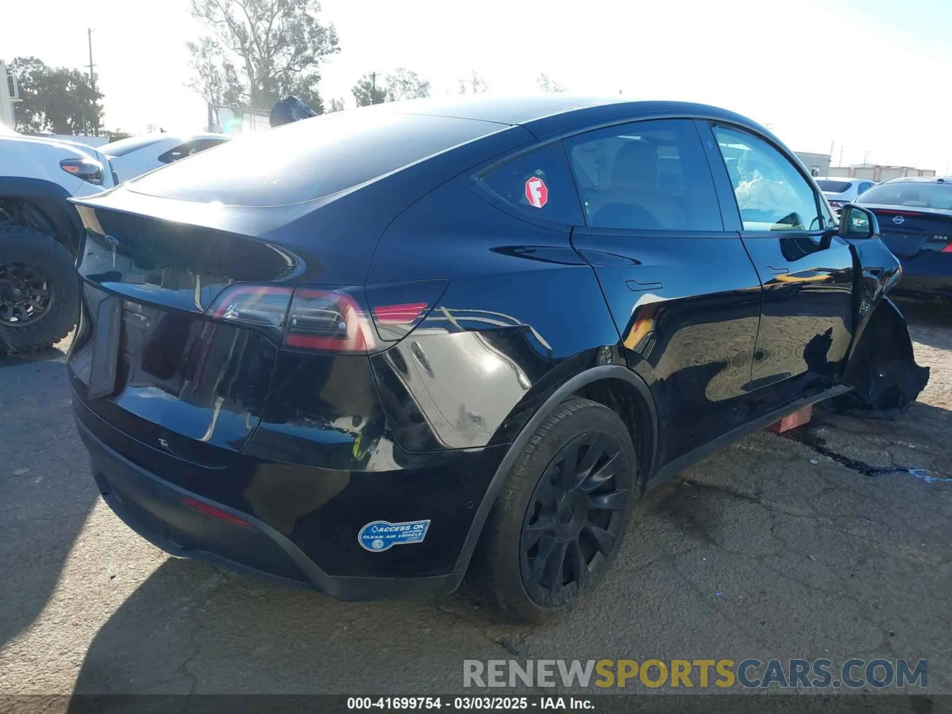 4 fotografías del automóvil dañado 5YJYGAEE5MF158253 TESLA MODEL Y 2021