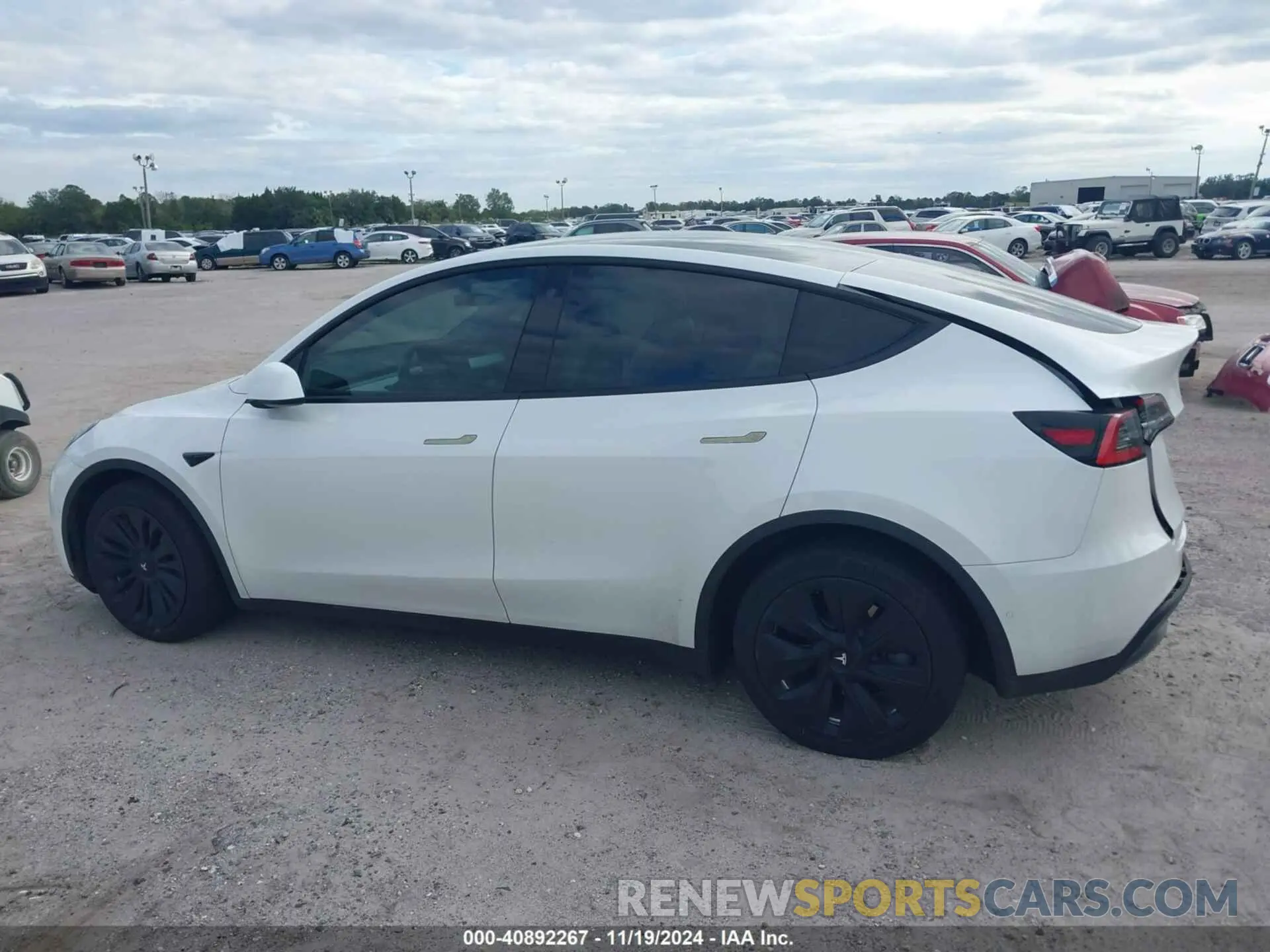 14 fotografías del automóvil dañado 5YJYGAEE5MF187283 TESLA MODEL Y 2021