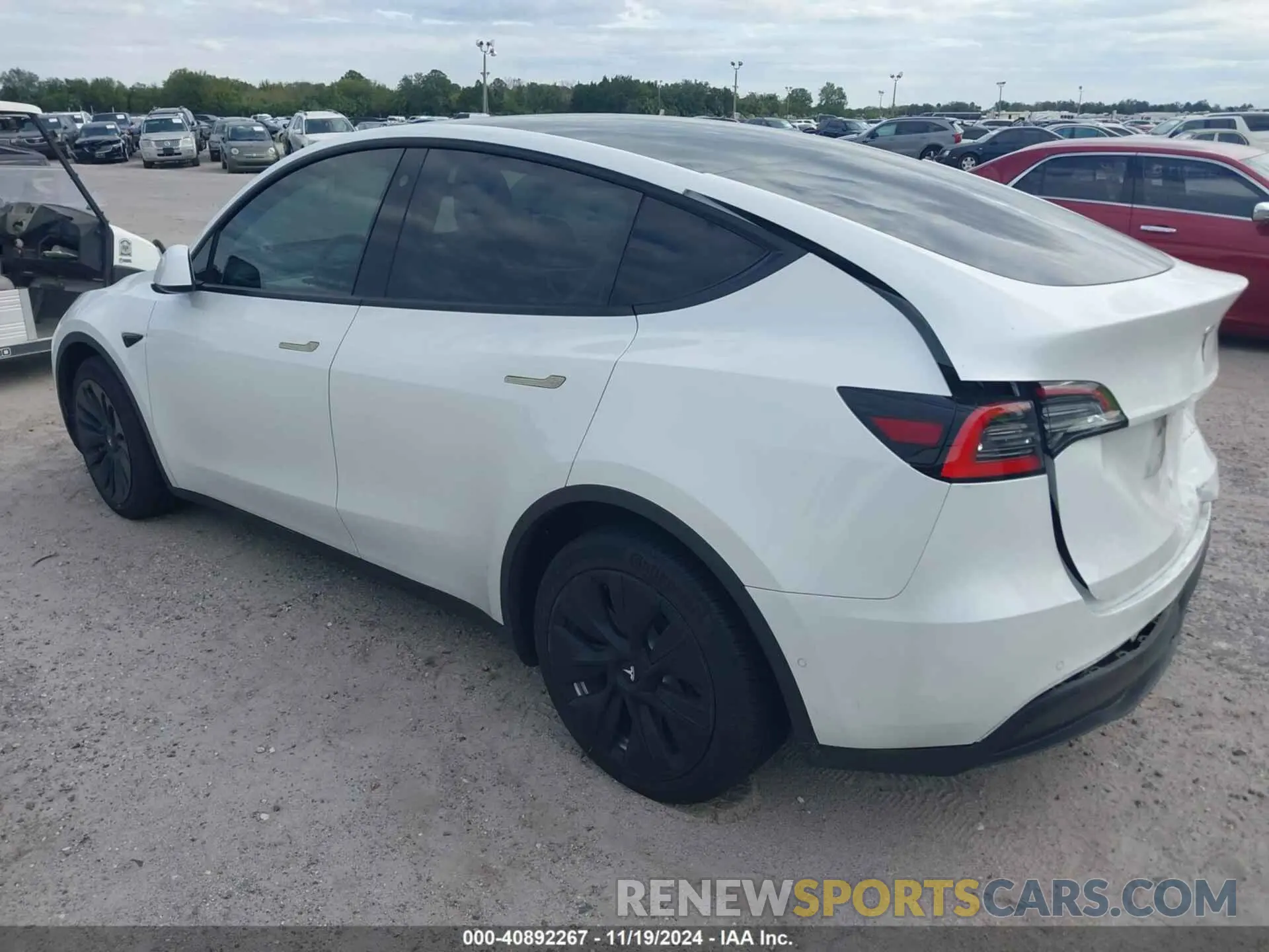 3 fotografías del automóvil dañado 5YJYGAEE5MF187283 TESLA MODEL Y 2021