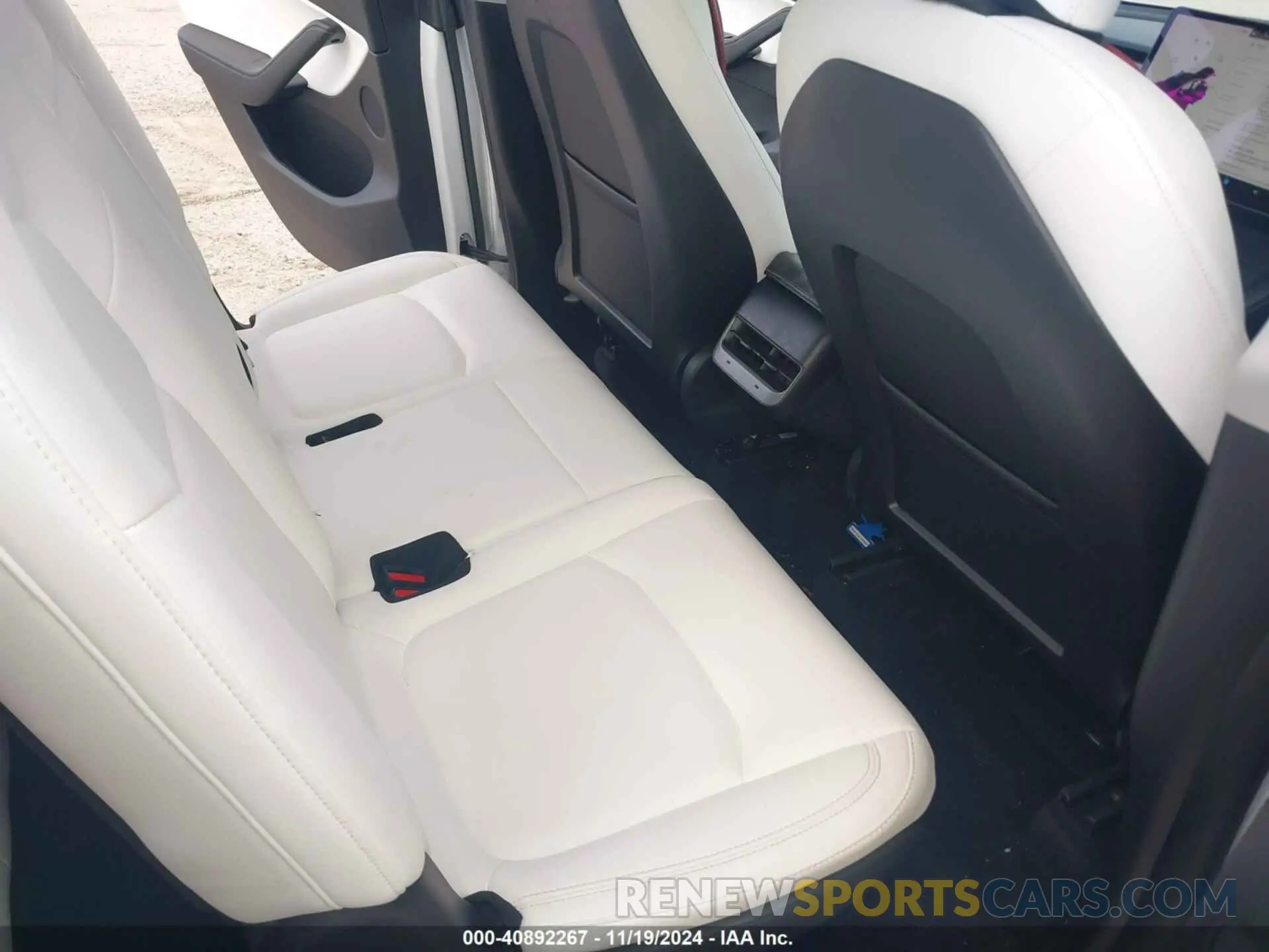 8 fotografías del automóvil dañado 5YJYGAEE5MF187283 TESLA MODEL Y 2021