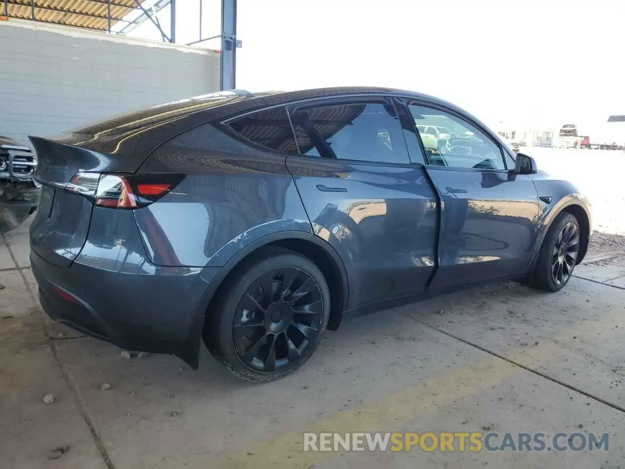3 fotografías del automóvil dañado 5YJYGAEE5MF195156 TESLA MODEL Y 2021