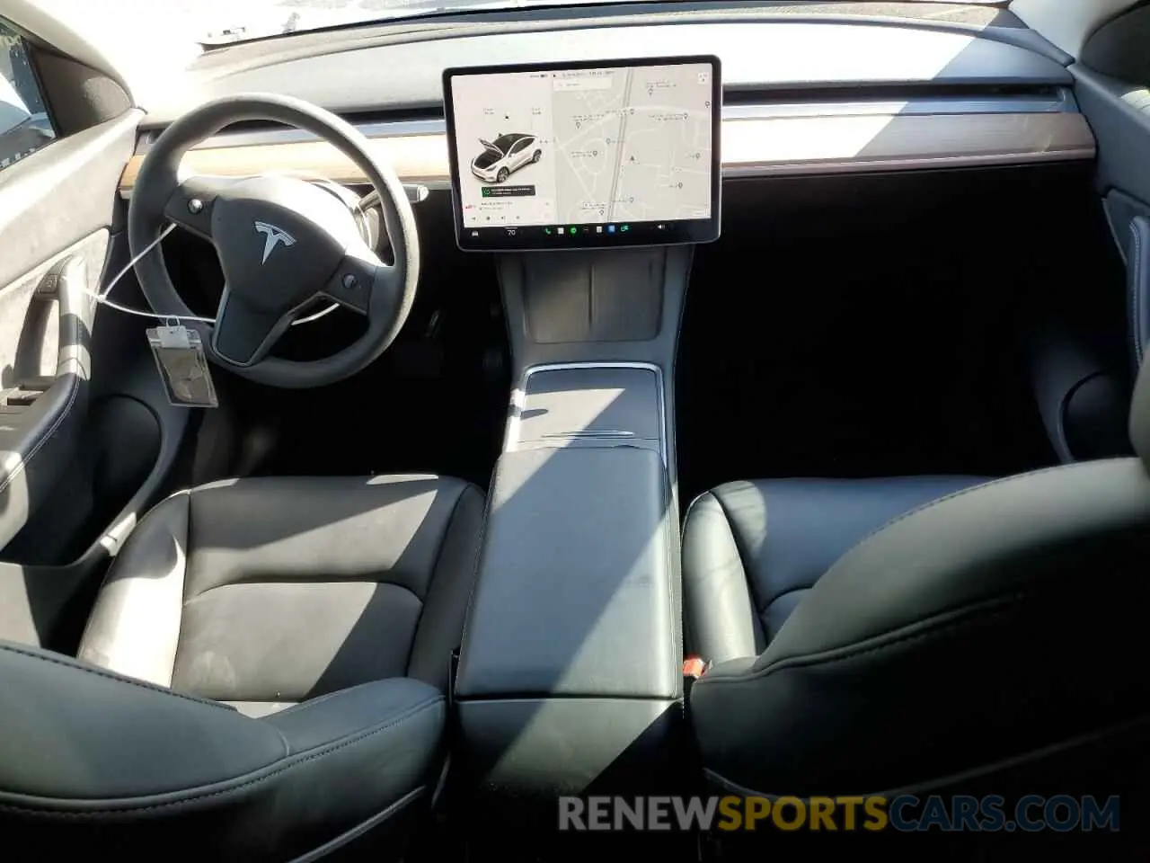 8 fotografías del automóvil dañado 5YJYGAEE5MF260250 TESLA MODEL Y 2021