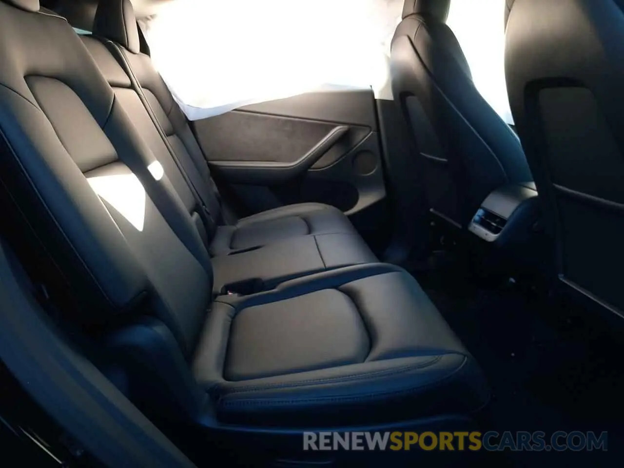 6 fotografías del automóvil dañado 5YJYGAEE5MF295614 TESLA MODEL Y 2021