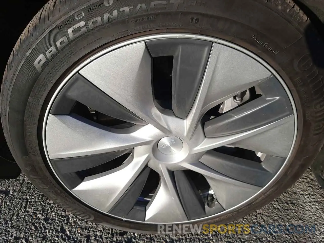 9 fotografías del automóvil dañado 5YJYGAEE5MF295614 TESLA MODEL Y 2021