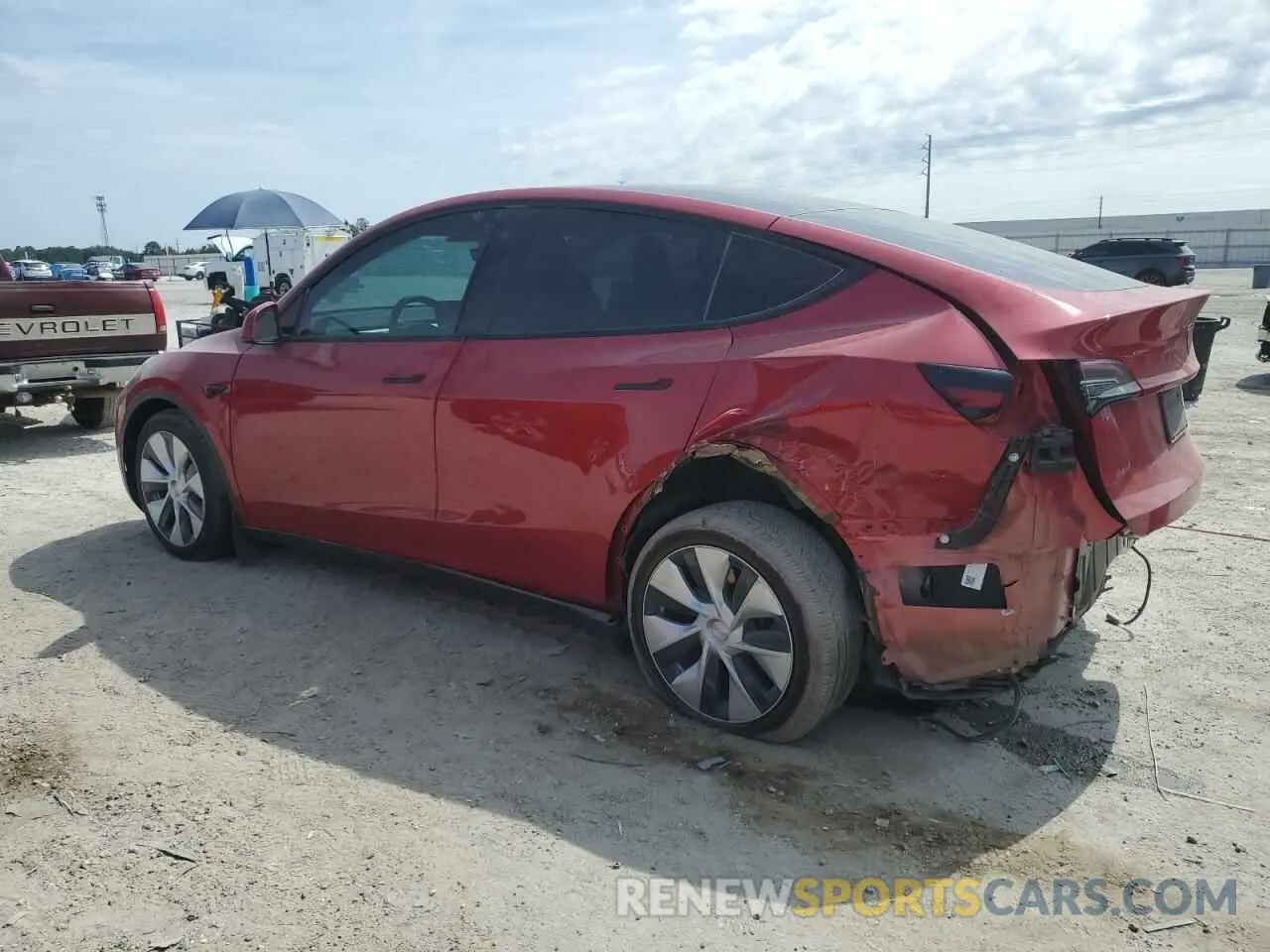 2 fotografías del automóvil dañado 5YJYGAEE6MF187986 TESLA MODEL Y 2021