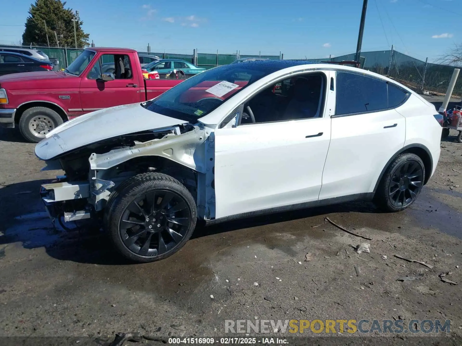15 fotografías del automóvil dañado 5YJYGAEE6MF196610 TESLA MODEL Y 2021