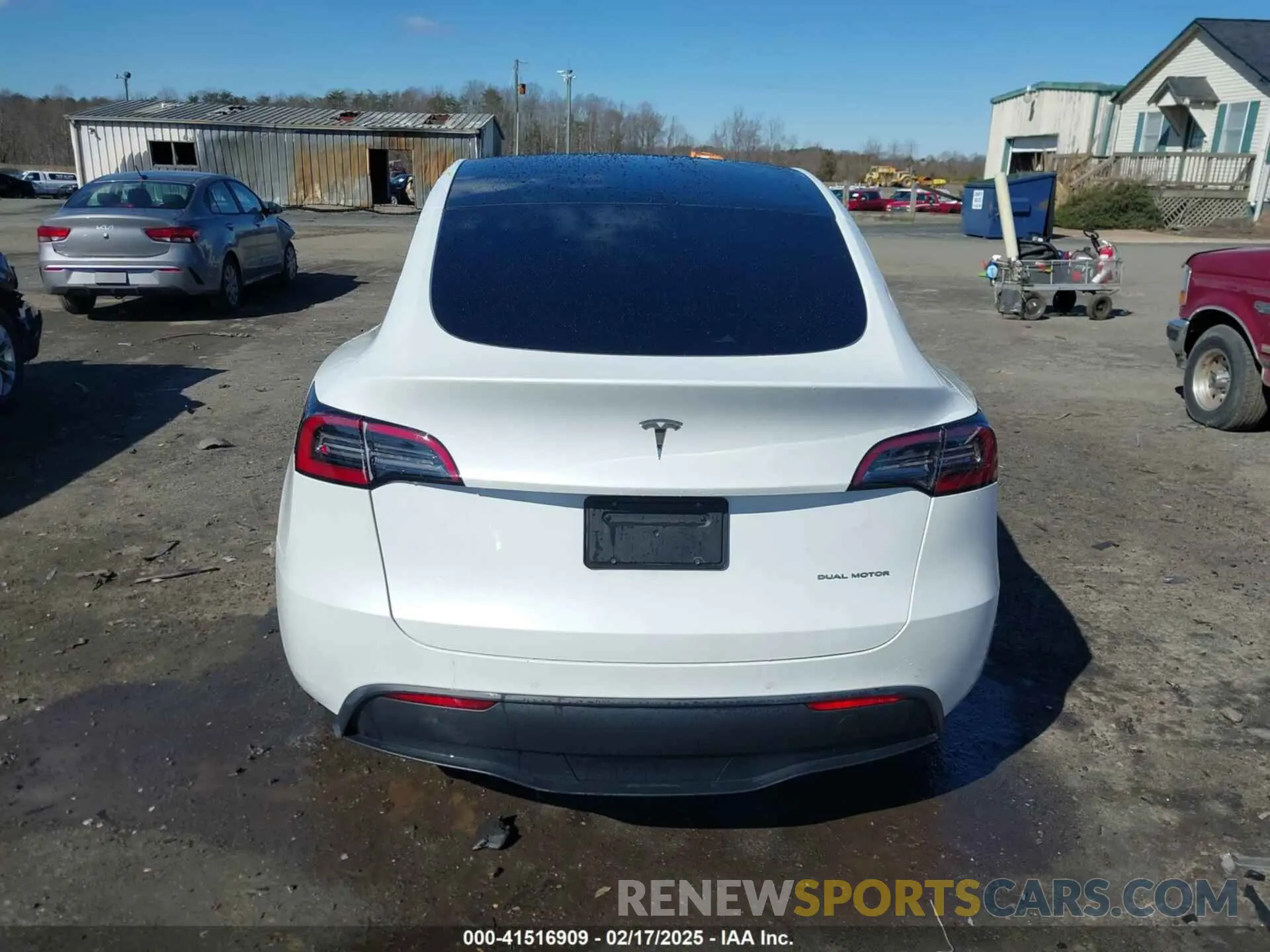 17 fotografías del automóvil dañado 5YJYGAEE6MF196610 TESLA MODEL Y 2021