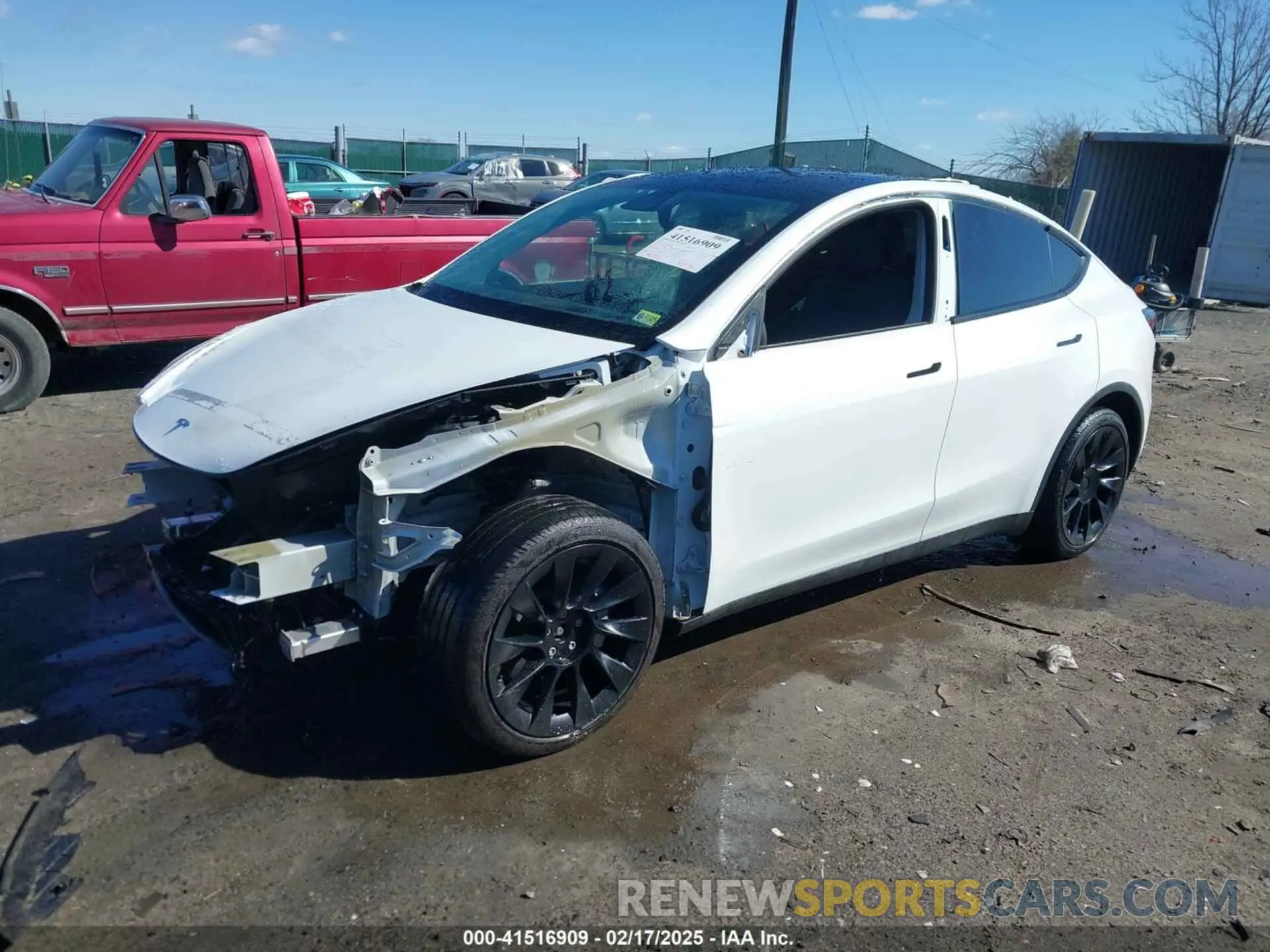 2 fotografías del automóvil dañado 5YJYGAEE6MF196610 TESLA MODEL Y 2021